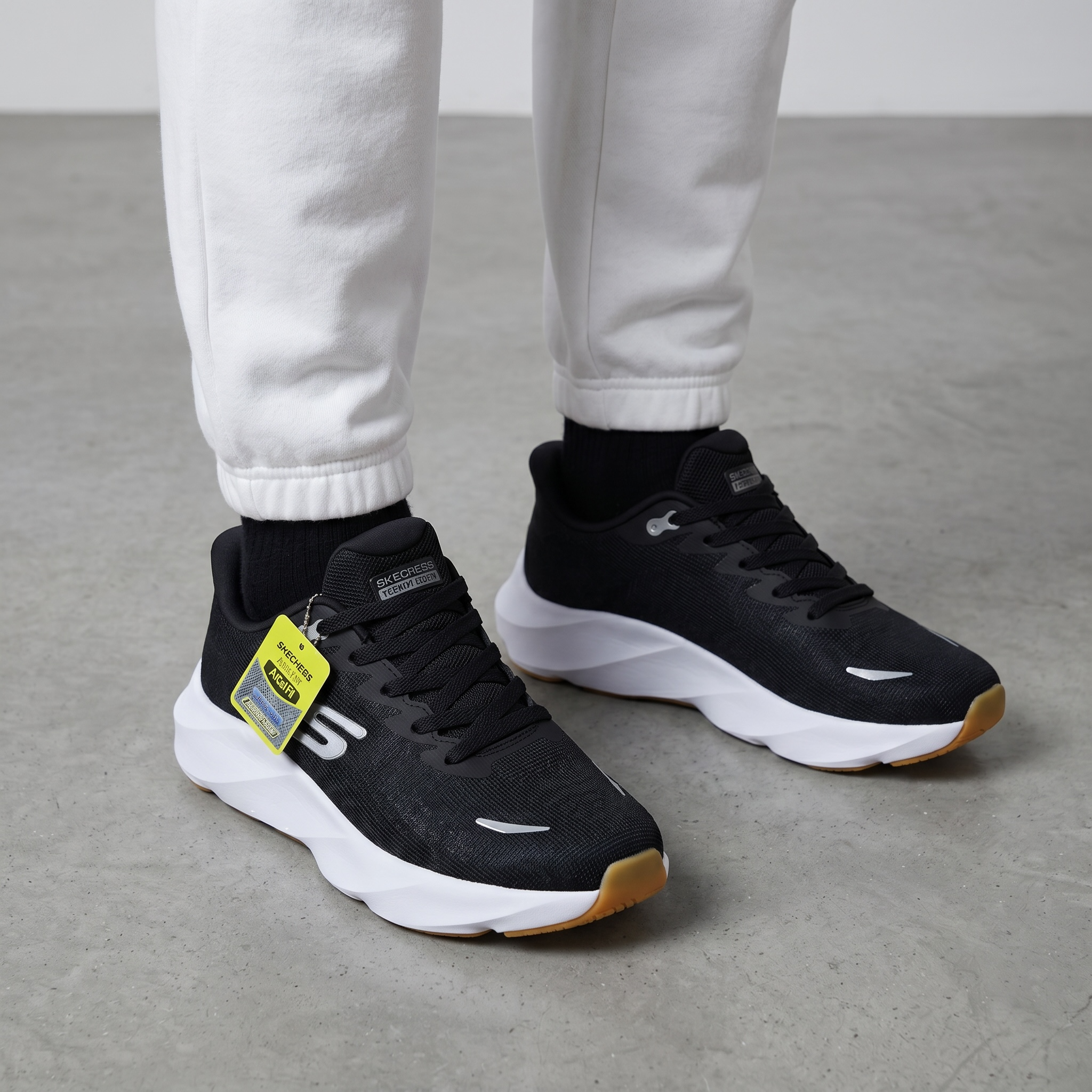 🖤 Skechers GO RUN Performance Sneakers – Black/White