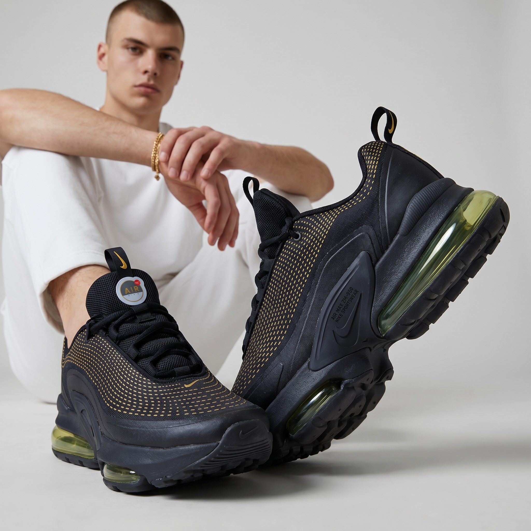 ๐ Nike Air Max 720 โ Black & Gold