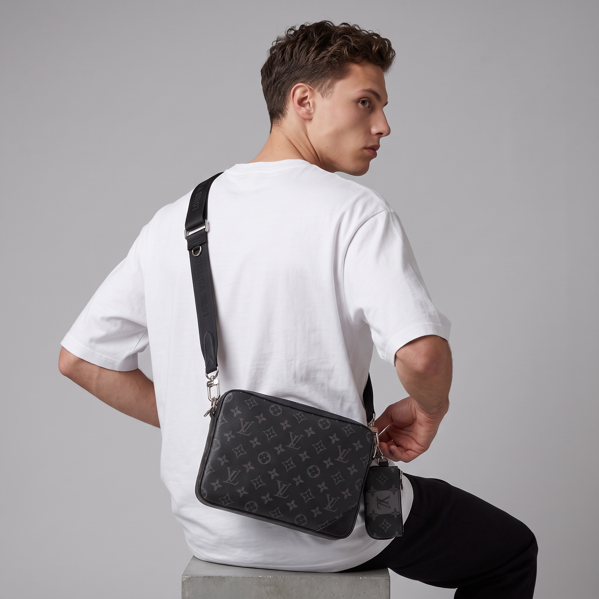 🖤 Louis Vuitton Monogram Eclipse Messenger Bag with Coin Pouch – Black