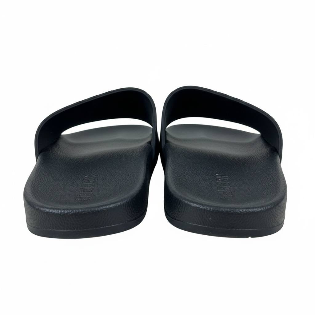 Burberry Check Slides – Black Edition 🖤✨