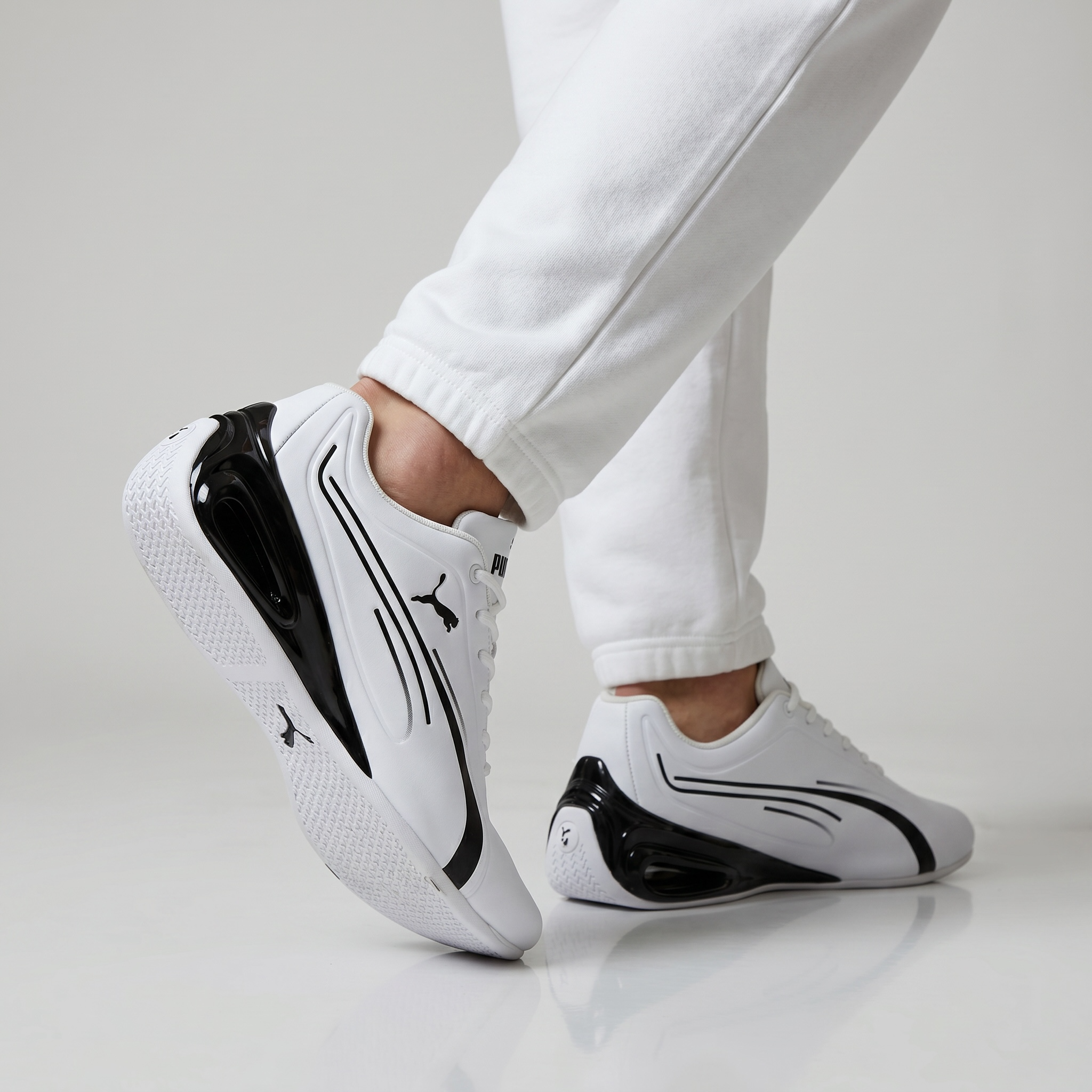 🤍⚡ Puma Viz Runner White & Black Lifestyle Sneakers – Modern Sport Comfort Shoes 👟🔥