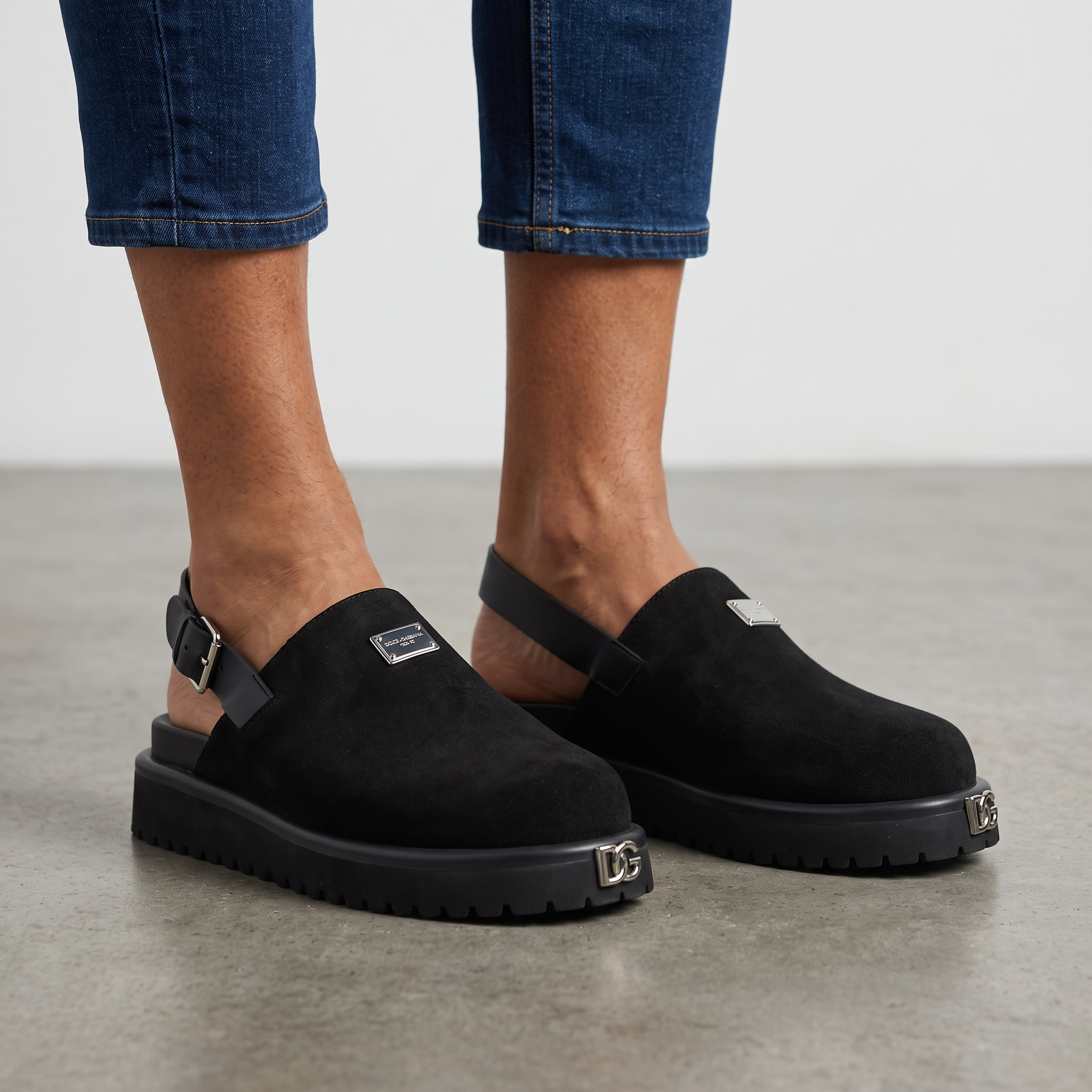 DOLCE & GABBANA Luxury Black Slingback Clogs – DG Logo Statement & Premium Chunky Sole 👟✨
