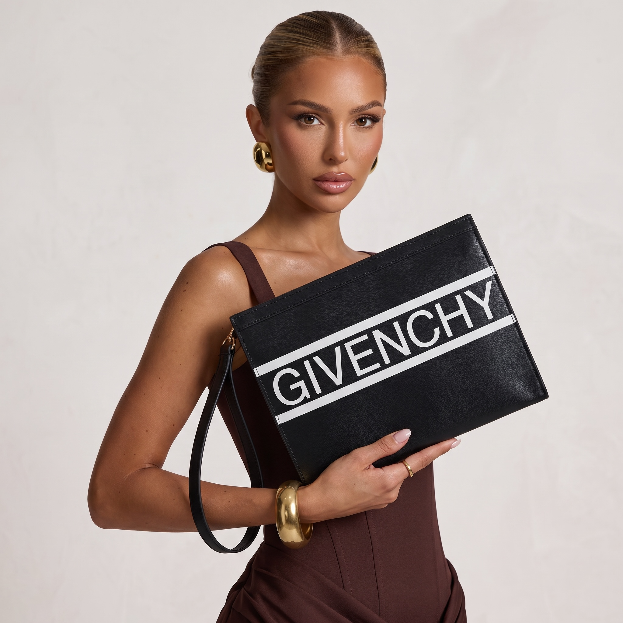 🖤 Givenchy Logo Leather Wristlet Pouch