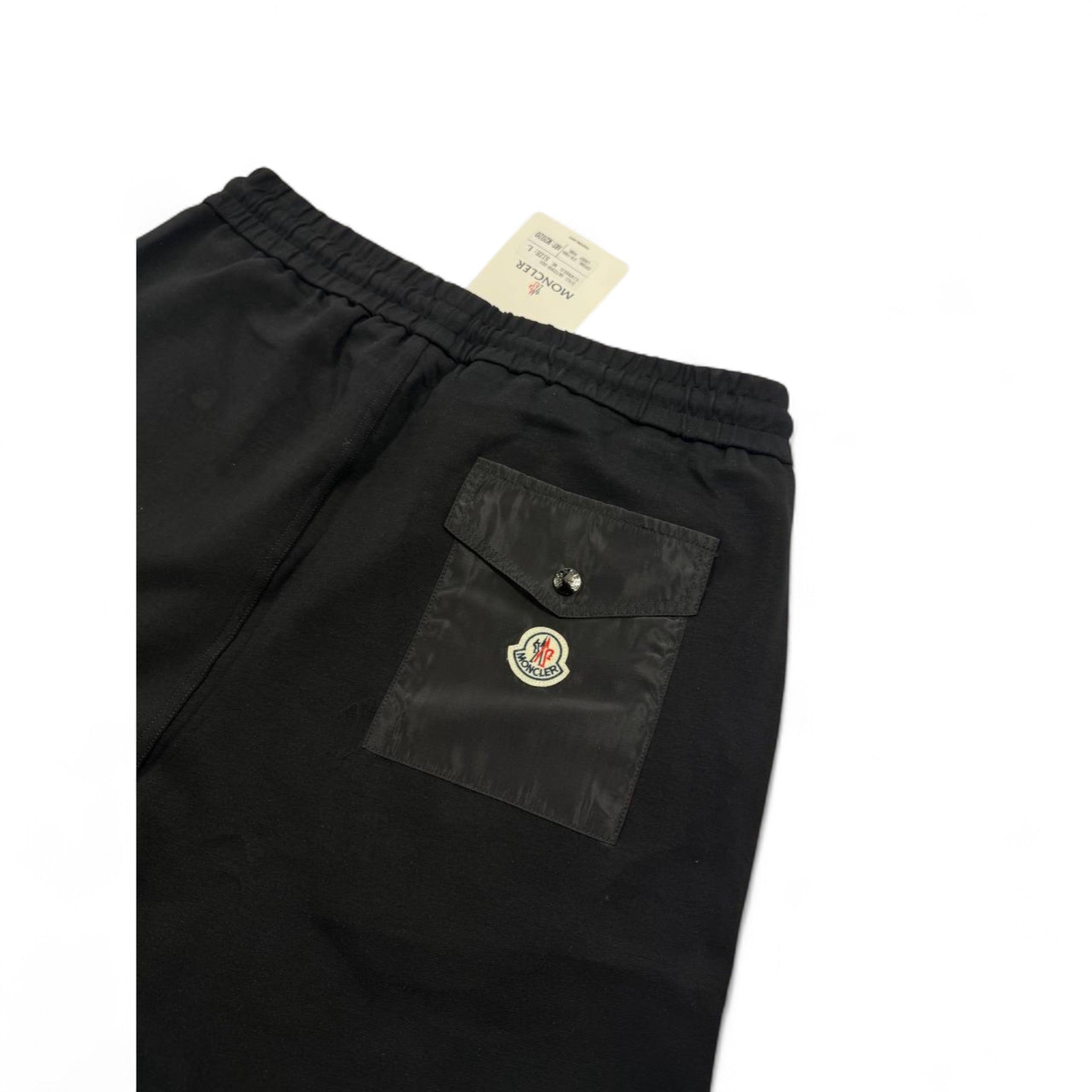 Moncler Essential Logo Shorts – Jet Black
