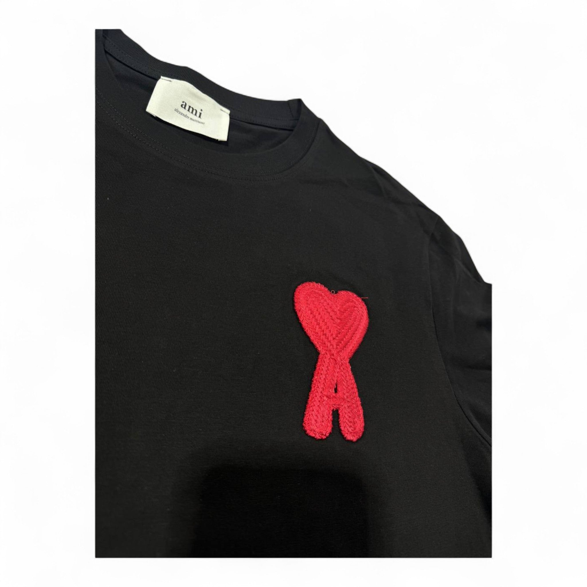 ❤️ AMI Paris “Ami de Coeur” Black Tee – Signature Heart Patch 🖤