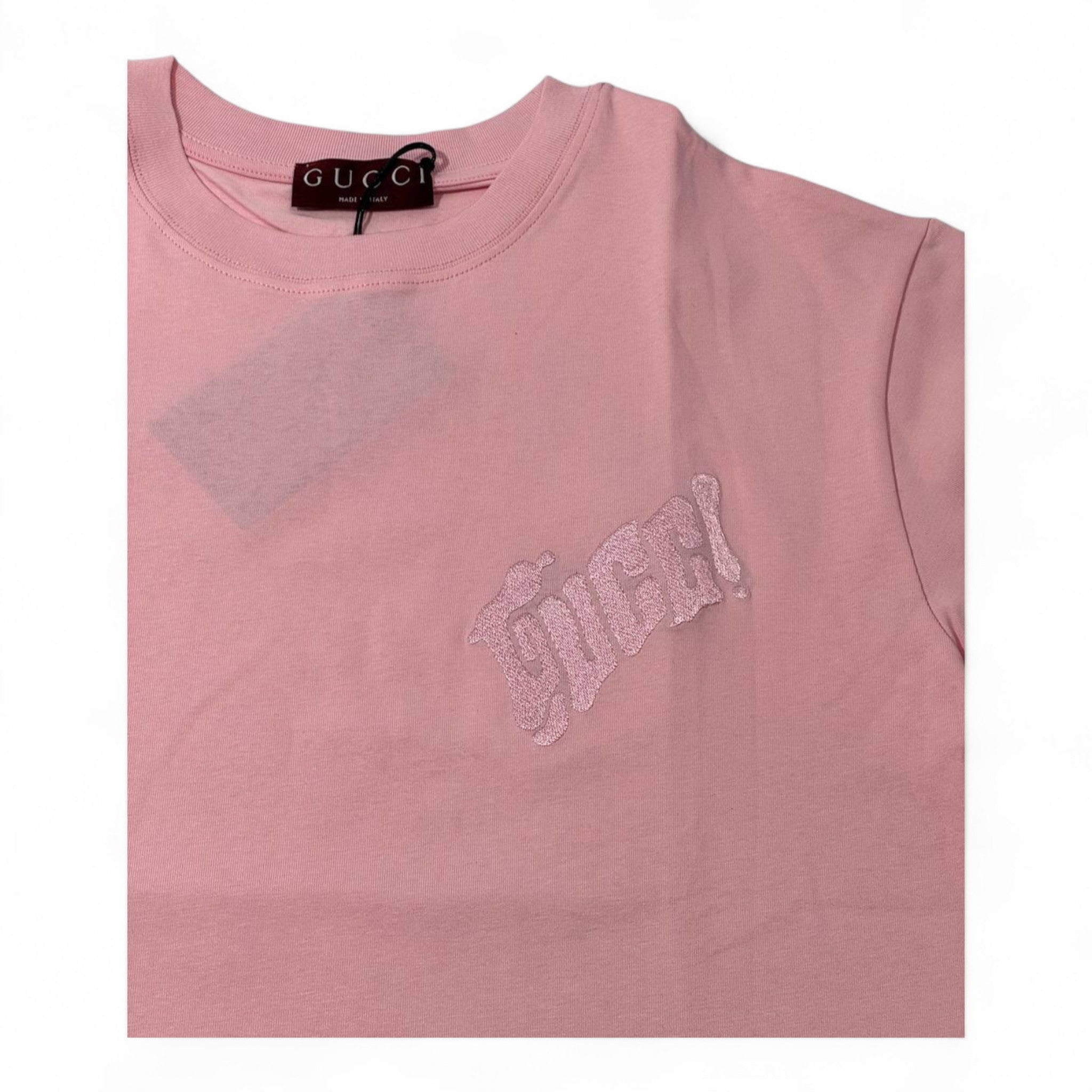 🎀 GUCCI Pink Graphic Logo Tee – Bold, Playful, Iconic! 💖