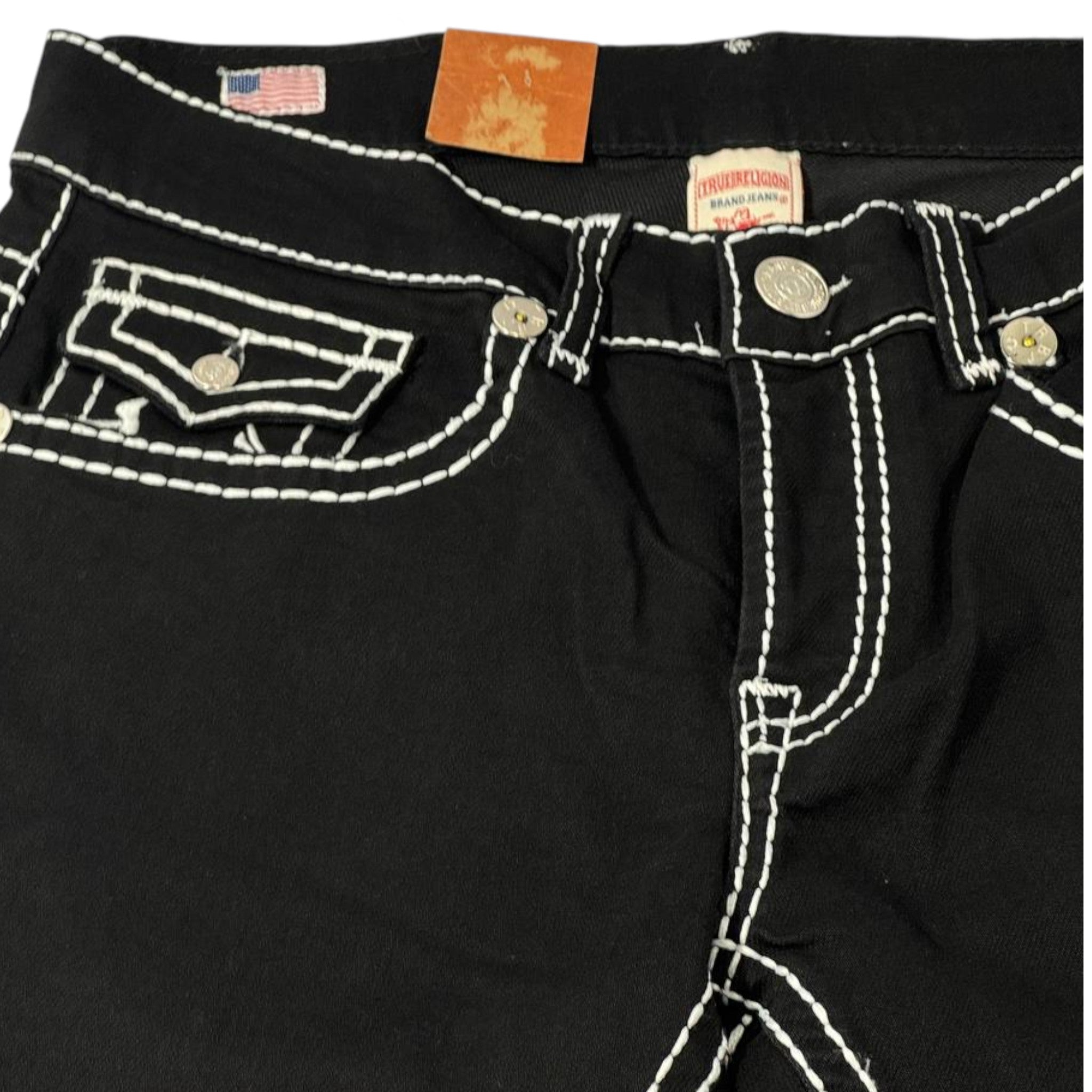 🧵 True Religion Black Contrast Stitch Jeans – Iconic Detail, Bold Attitude 🔥