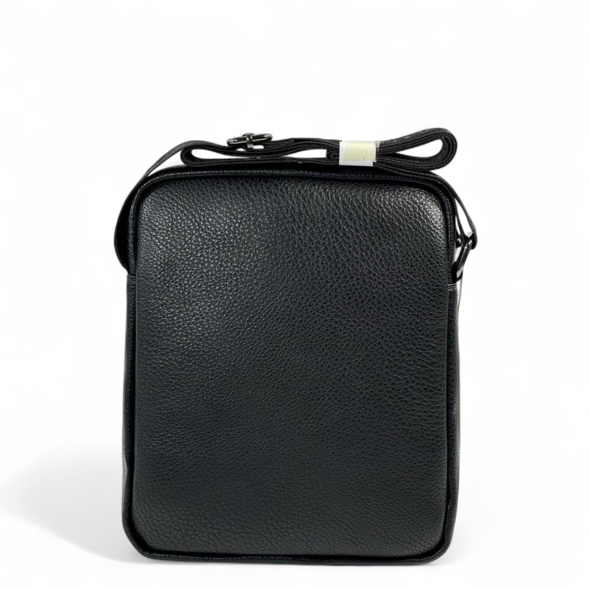 🖤 Armani Exchange Black Crossbody Bag – Effortless Luxury for Everyday Use