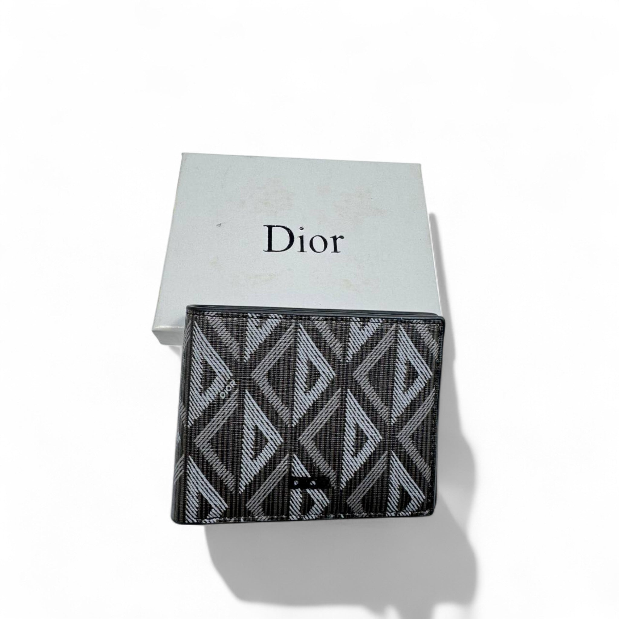๐ค Dior Geometric Pattern Leather Wallet โ Menโs Luxury Bifold ๐ค