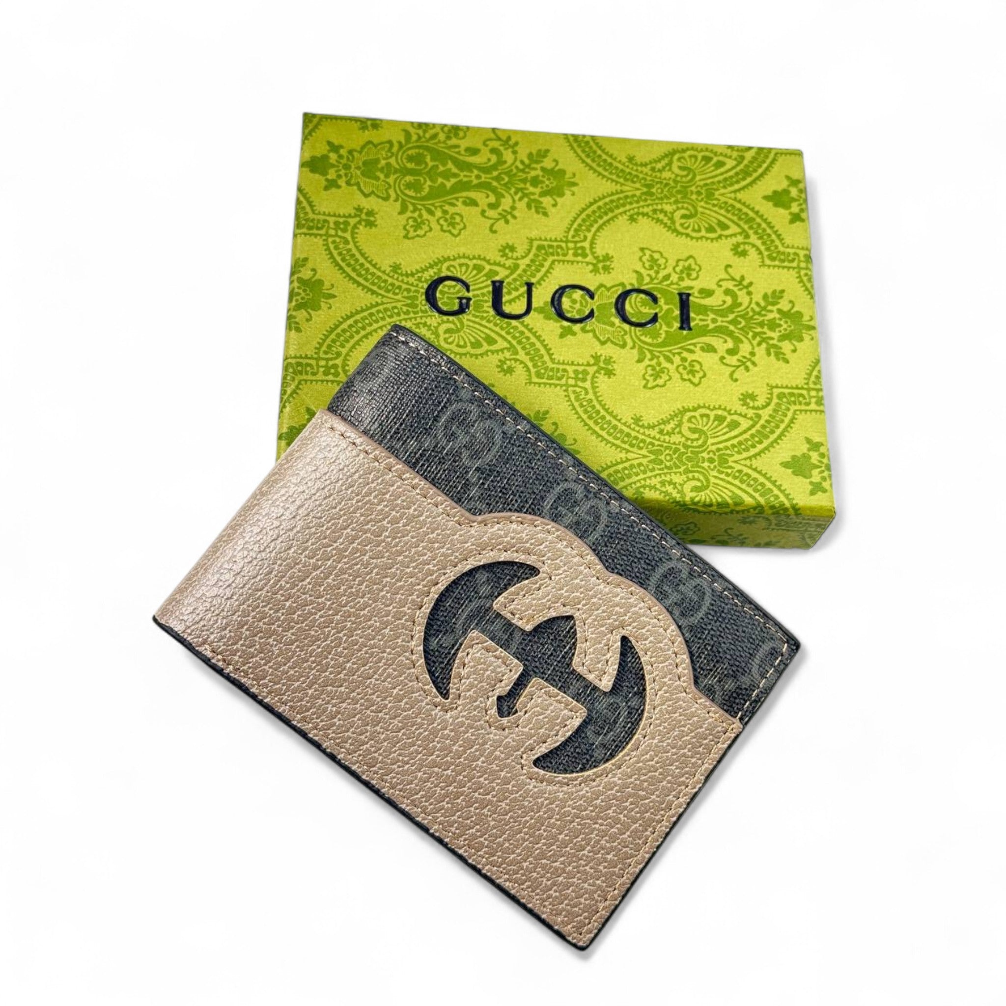 Gucci Beige Leather wallet with Cut-Out GG Logo ๐๐