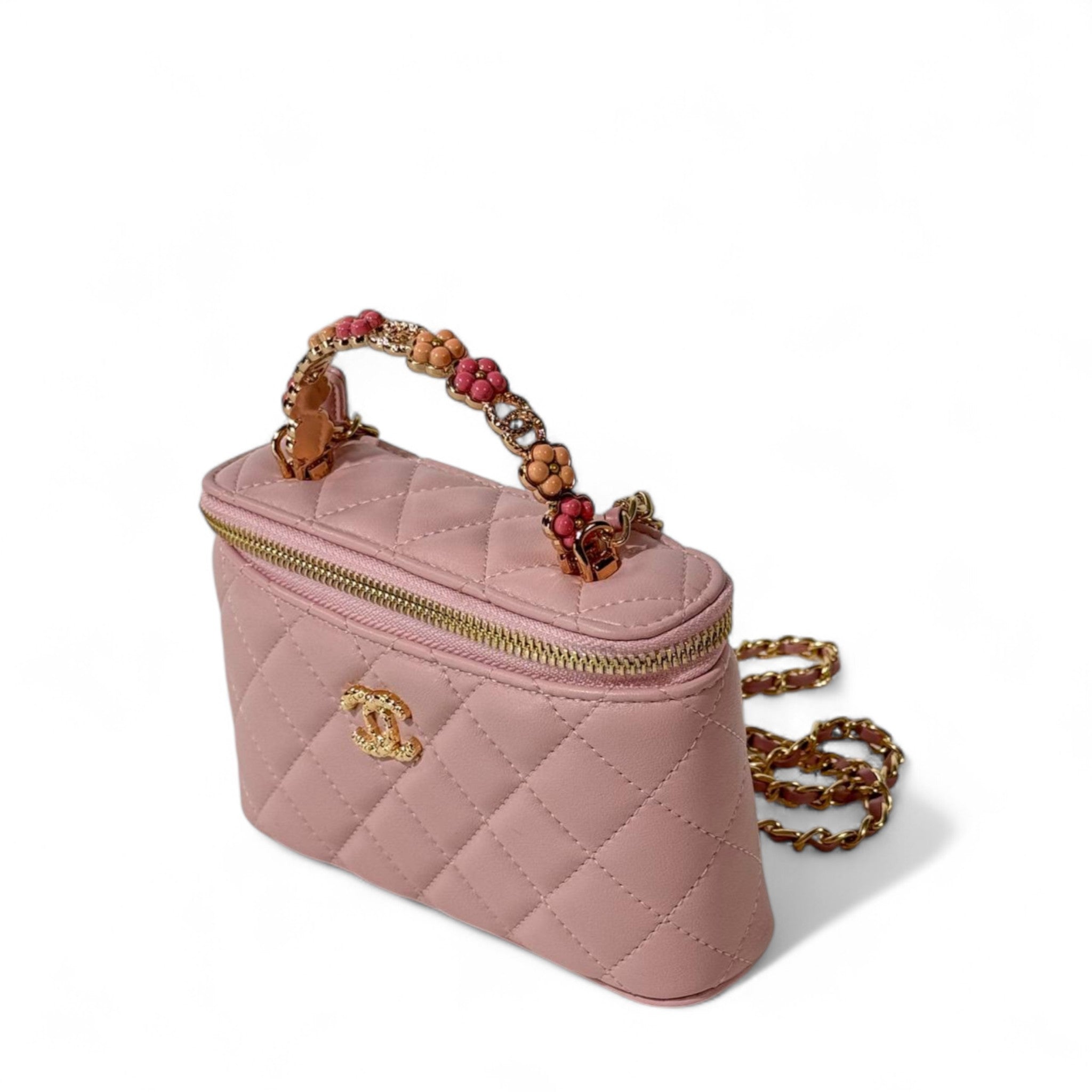 Chanel Mini Vanity Case โ Pink Quilted Lambskin with Gold Chain ๐๐