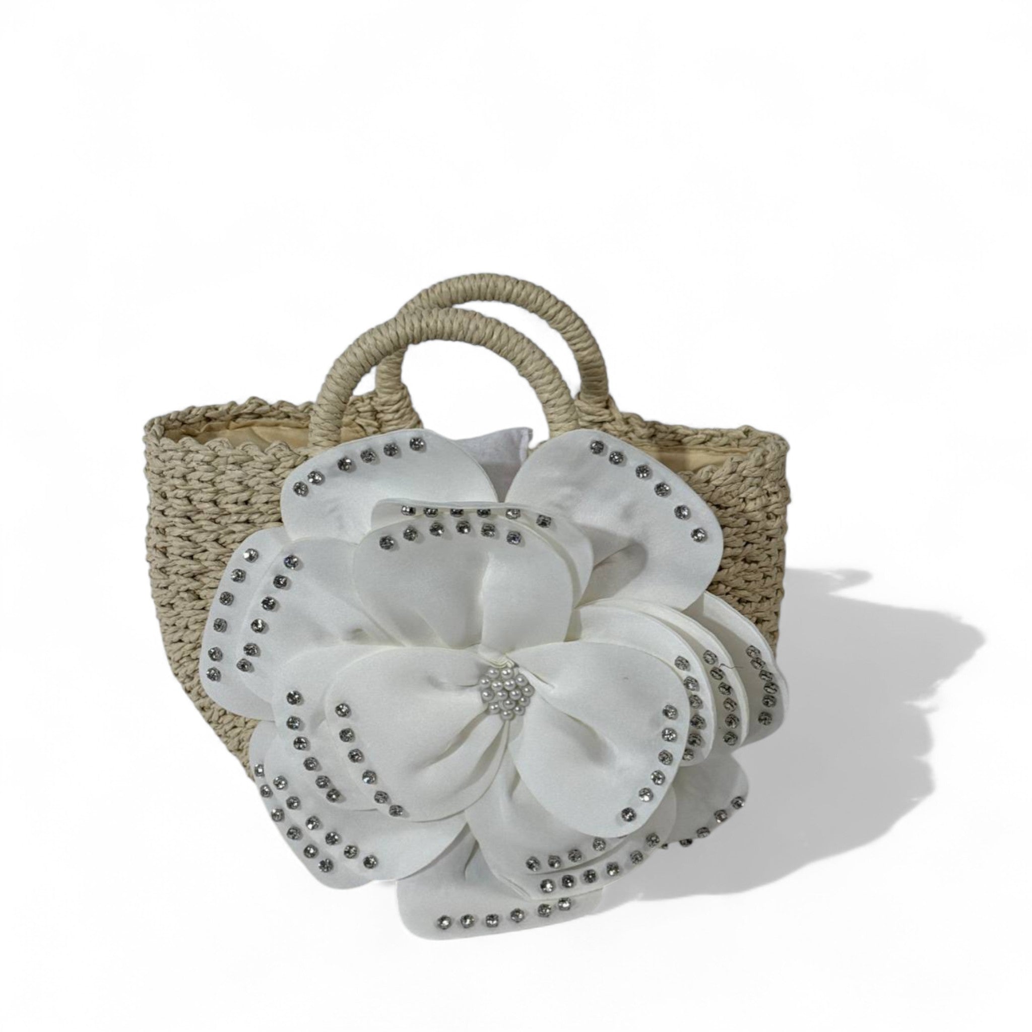 🤍 Glam Bloom Straw Mini Tote – White Flower with Rhinestones Elegance in Full Bloom