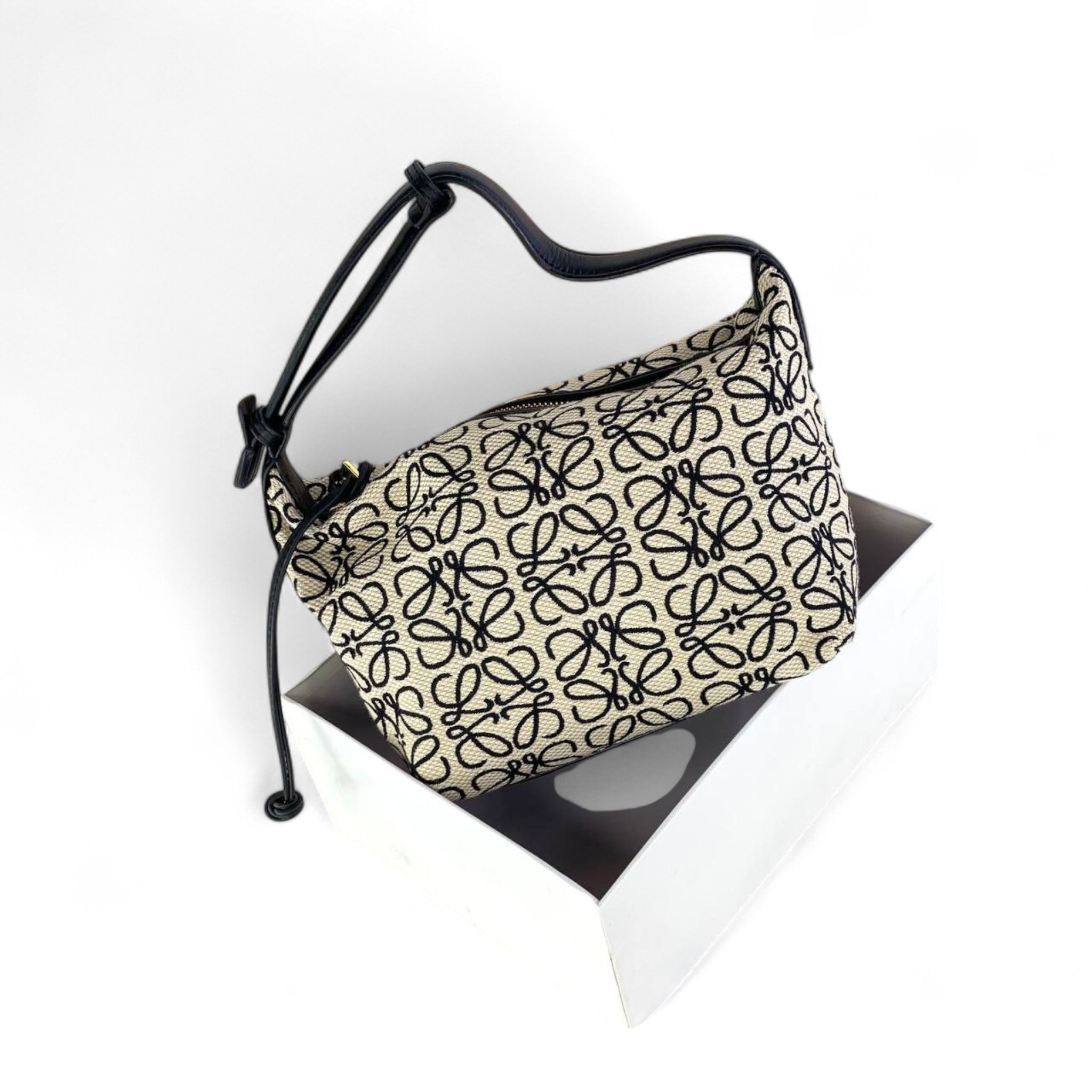 🤍 Loewe-Inspired Anagram Shoulder Bag – Ivory Canvas with Black Monogram ✨