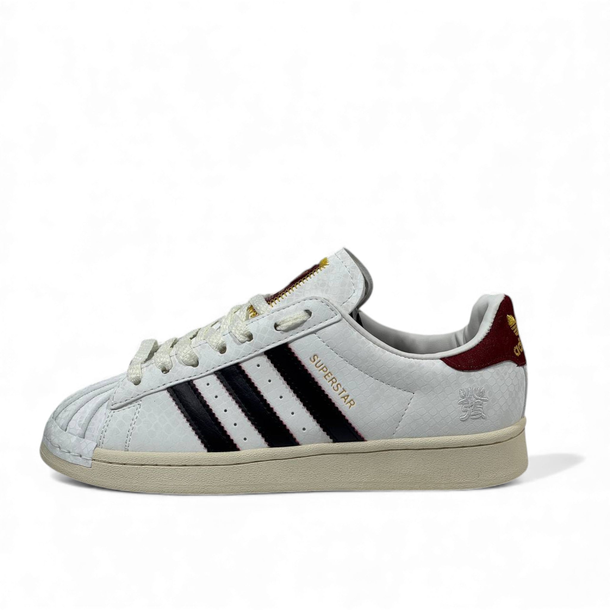🔥 Adidas Superstar Shell-Toe Vintage Sneakers – Classic Never Dies 👟