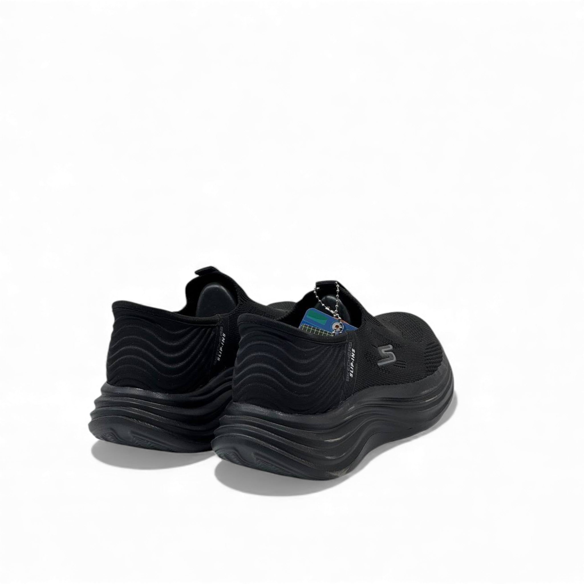 🖤 Skechers Slip-On Arch Fit Black Sneakers – All-Day Comfort, Timeless Style 👟