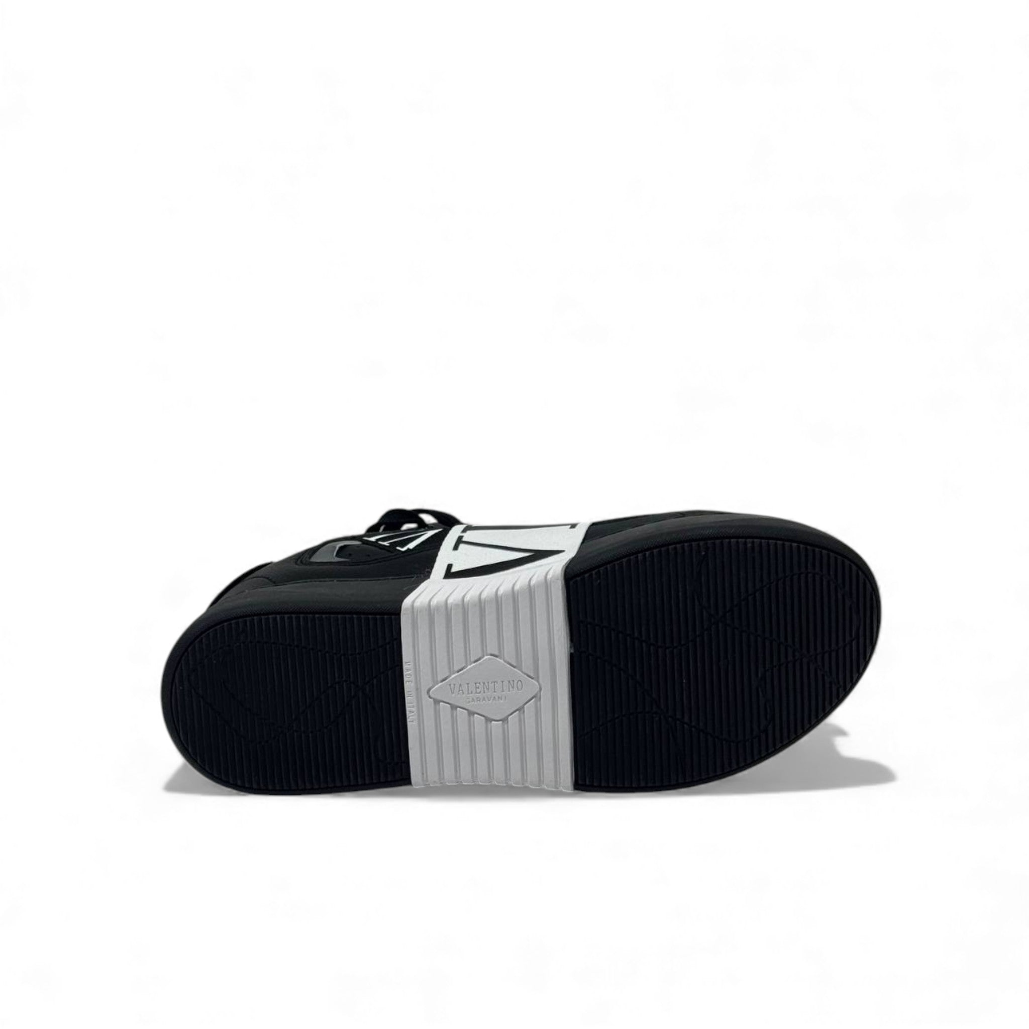 🖤 Valentino Garavani VL7N Black Sneakers – Bold Luxury, Italian Edge 👟