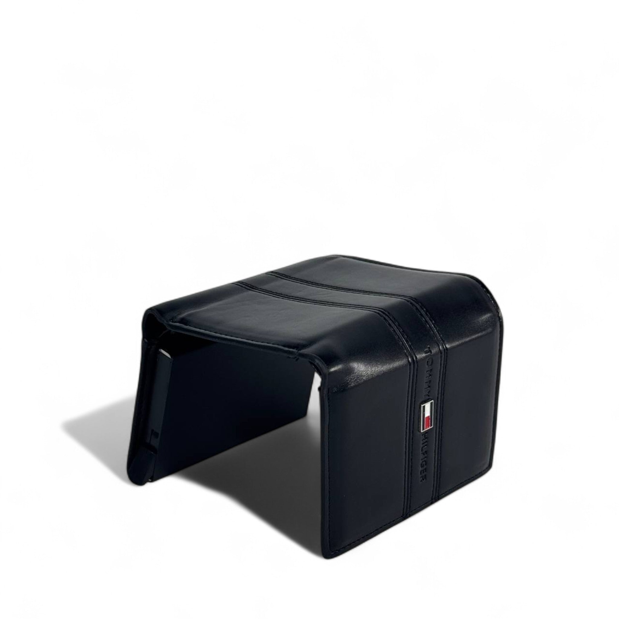 Tommy Hilfiger Black Leather Trifold Wallet – Sleek & Compact 🖤👔