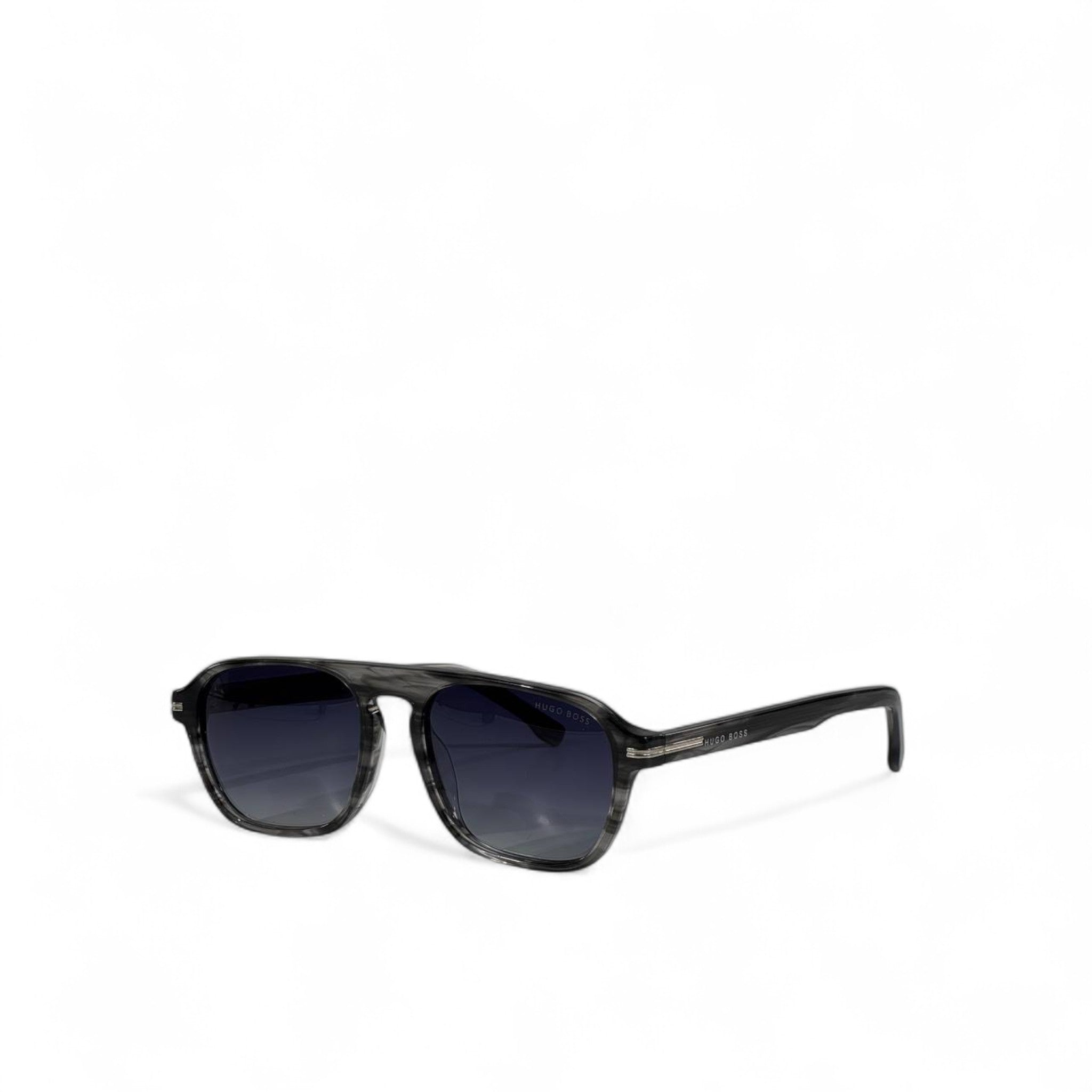🕶 Hugo Boss Gradient Sunglasses – Modern Sophistication