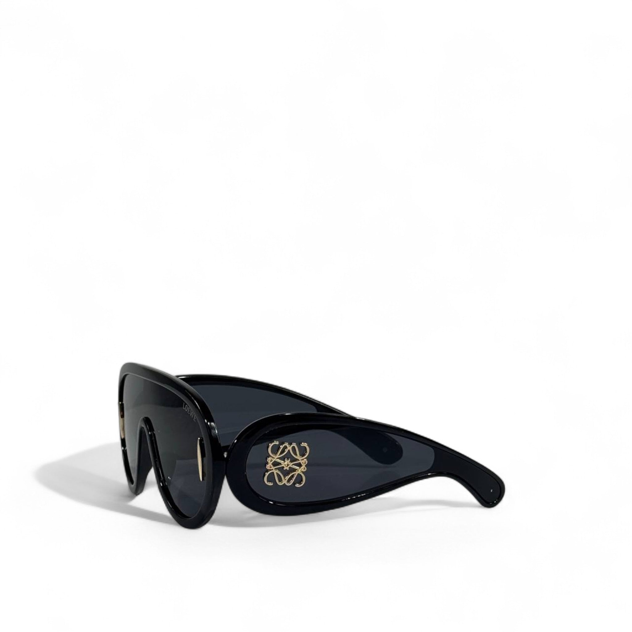 ✨ Loewe Shield Sunglasses – Futuristic Luxury Statement