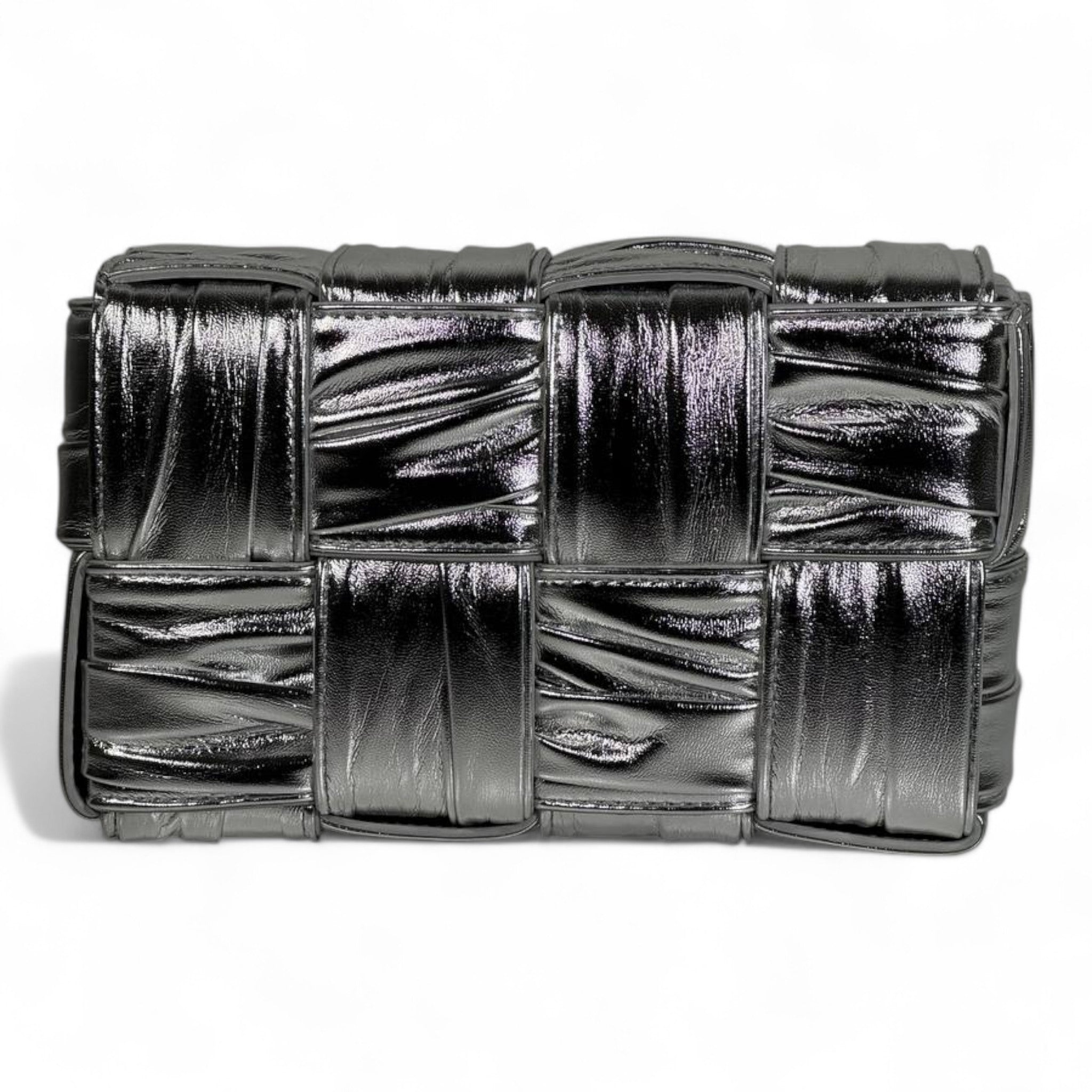 Bottega Veneta-Inspired Metallic Woven Shoulder Bag – Black Chrome ✨🖤