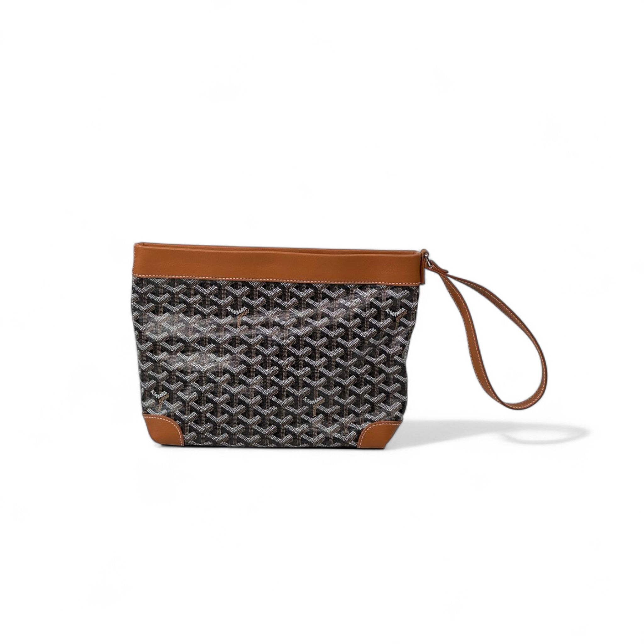 ✨ Goyard-Inspired Wristlet Clutch – Black & Tan Limited Edition ✨