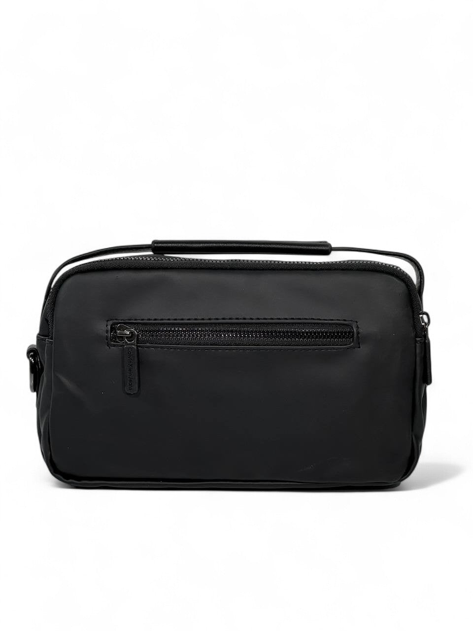 🖤 Calvin Klein Jeans Black Urban Crossbody Pouch – Premium Modern Design