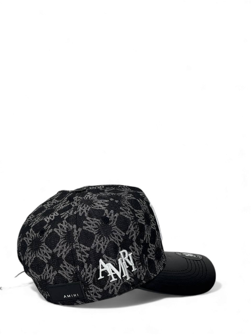 Amiri Monogram Luxury Cap – Black Edition 🧢⚫ (Embroidered Logo & Leather-Style Brim)