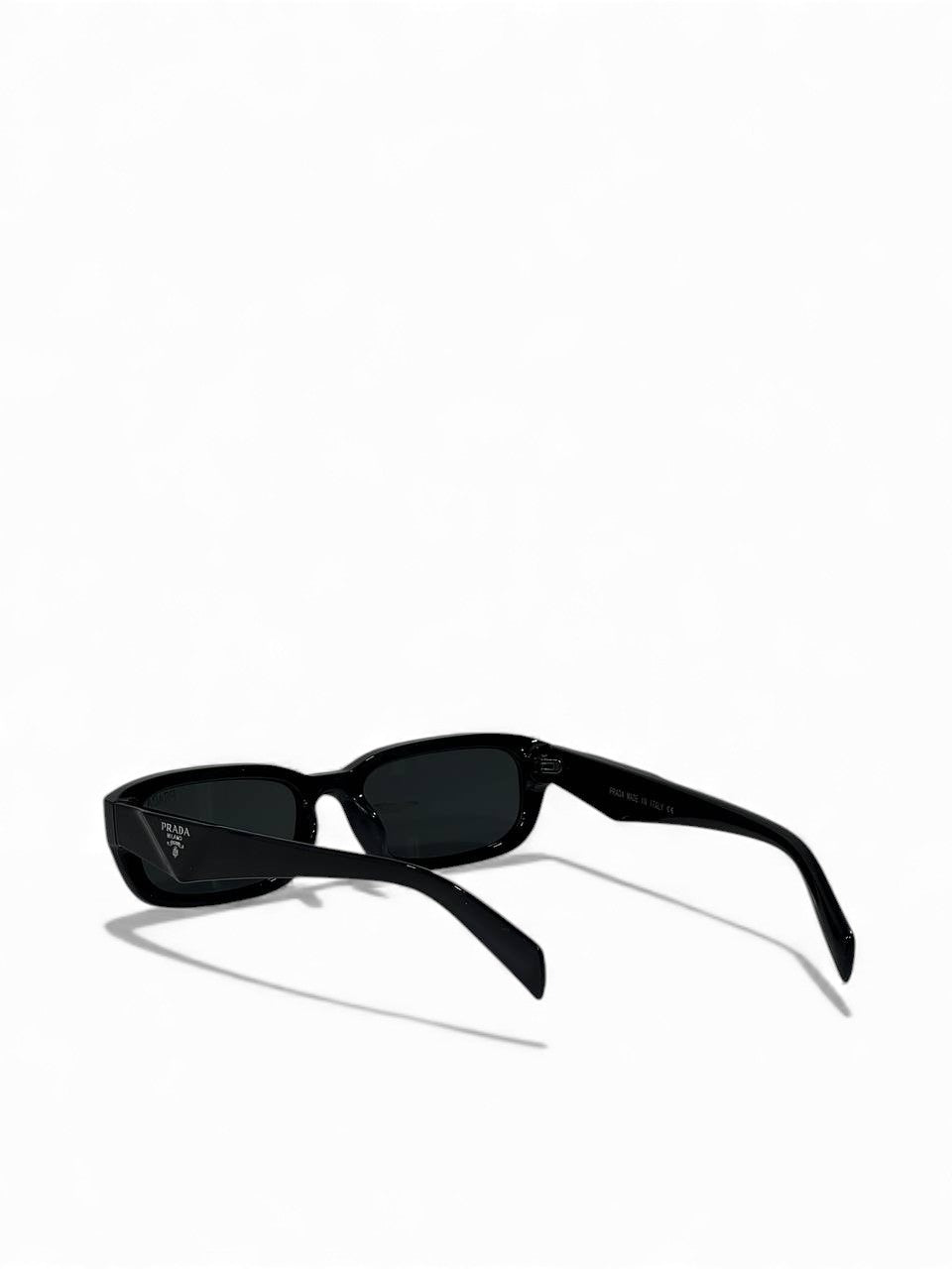 Prada Black Rectangular Sunglasses – Minimal Chic Statement 😎🖤
