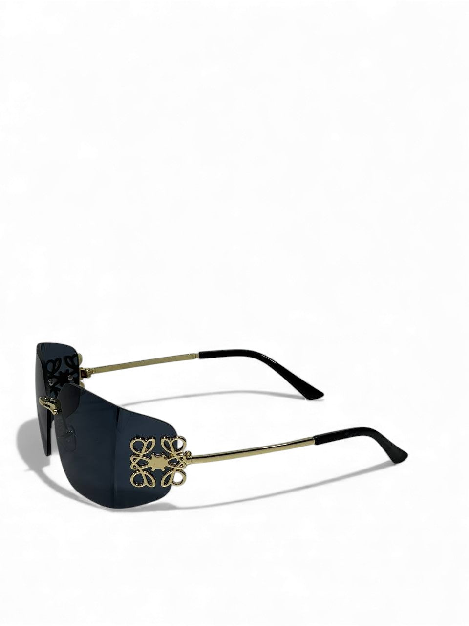 Loewe-Inspired Rimless Butterfly Sunglasses – Gold Luxury Edition 😎✨
