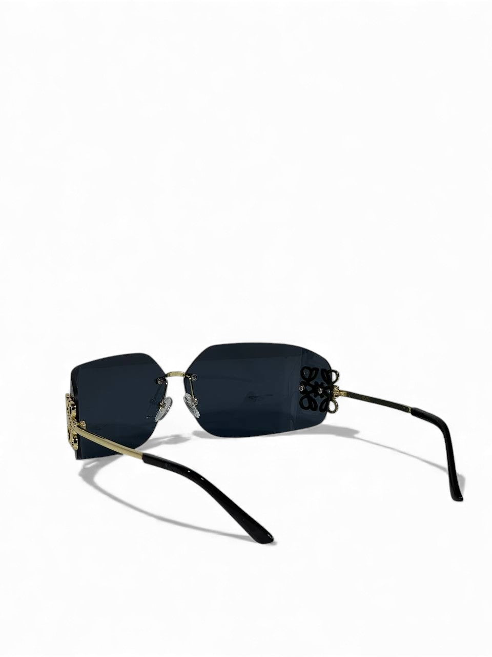 Loewe-Inspired Rimless Butterfly Sunglasses – Gold Luxury Edition 😎✨