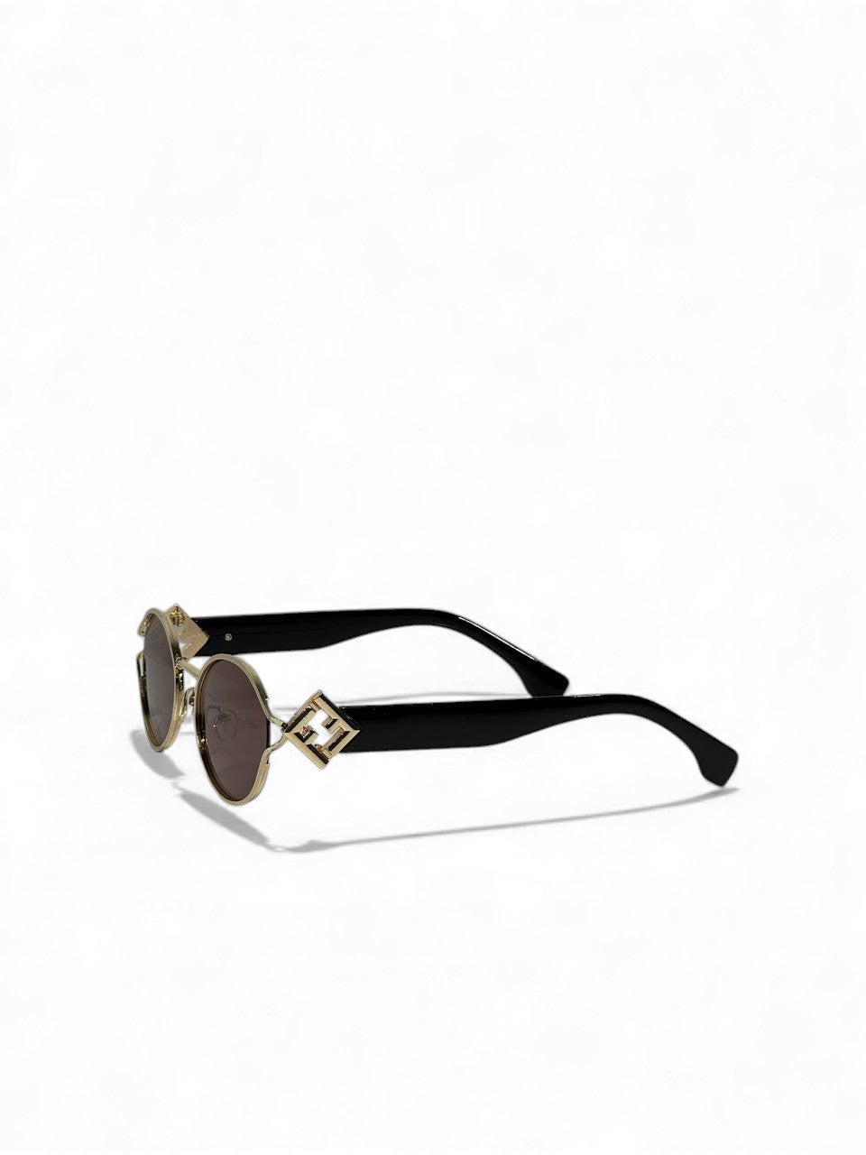 Fendi-Inspired Gold Oval Sunglasses – Black Temple Luxury Edition 😎✨