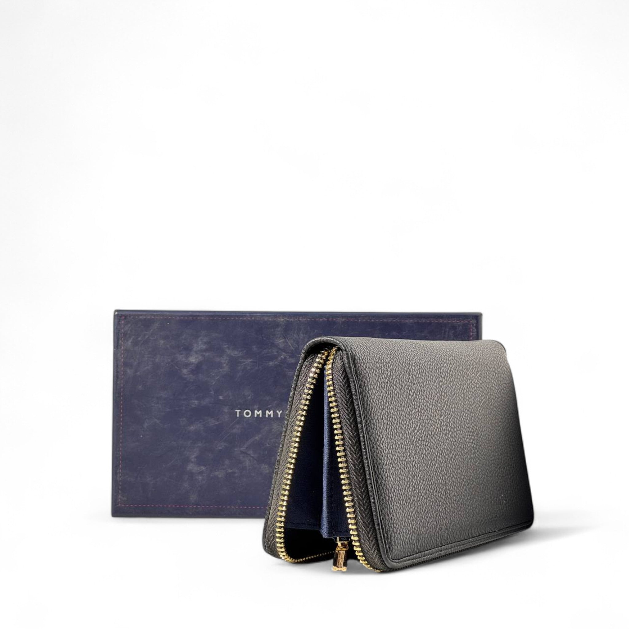 Tommy Hilfiger Black Leather Zip Wallet – Gold Logo Accent 💼✨