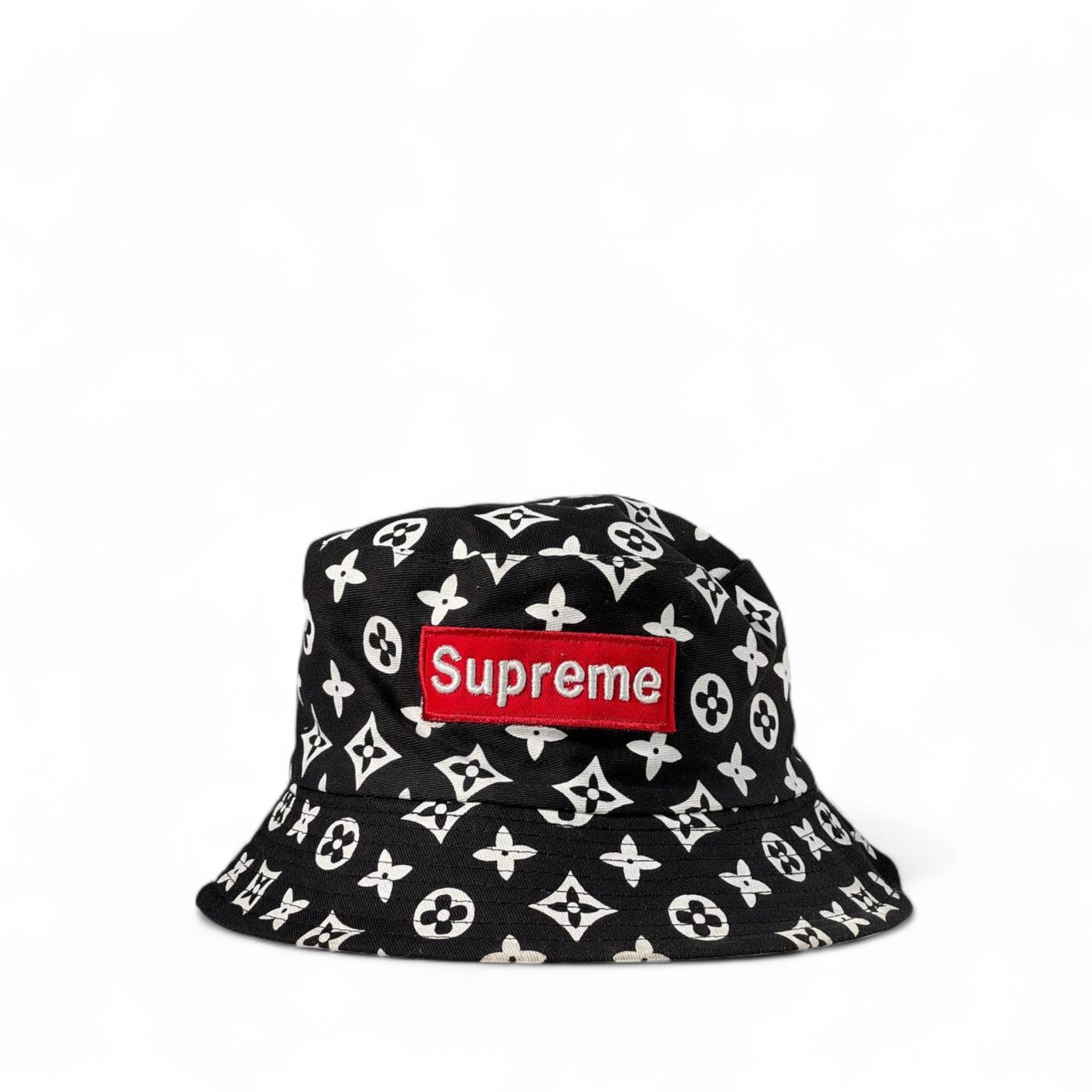 🧢 Supreme Reversible Bucket Hat – Monogram Black & Classic White 2-in-1 Style