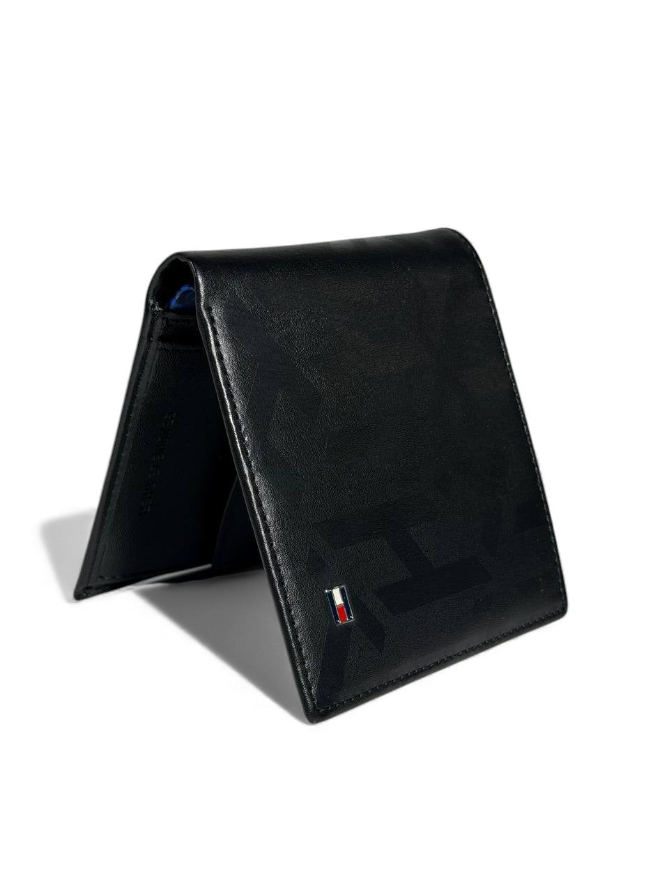 Tommy Hilfiger Black Minimal Bifold Wallet – Premium Leather 🖤✨
