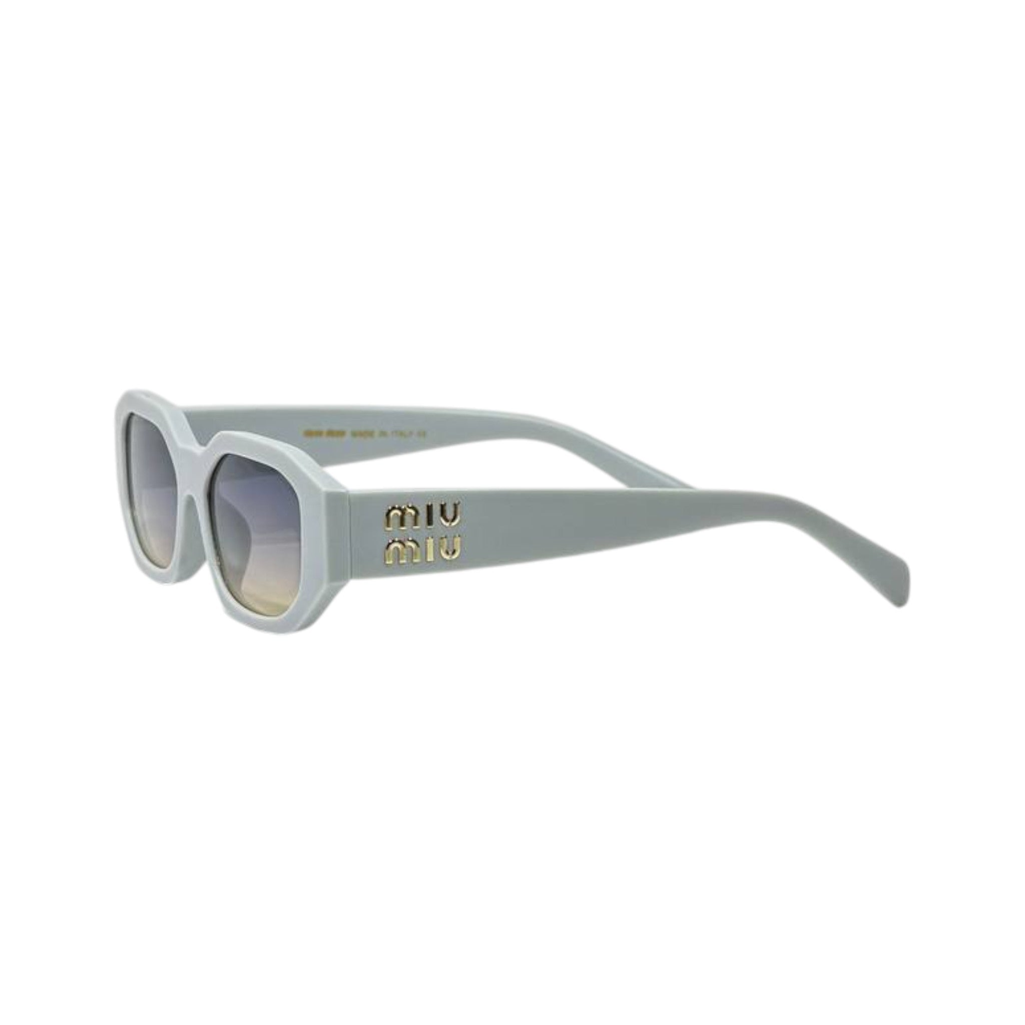 🕶️ Miu Miu Oversized Grey Frame Sunglasses – Chic Luxury for Every Occasion 🤍✨