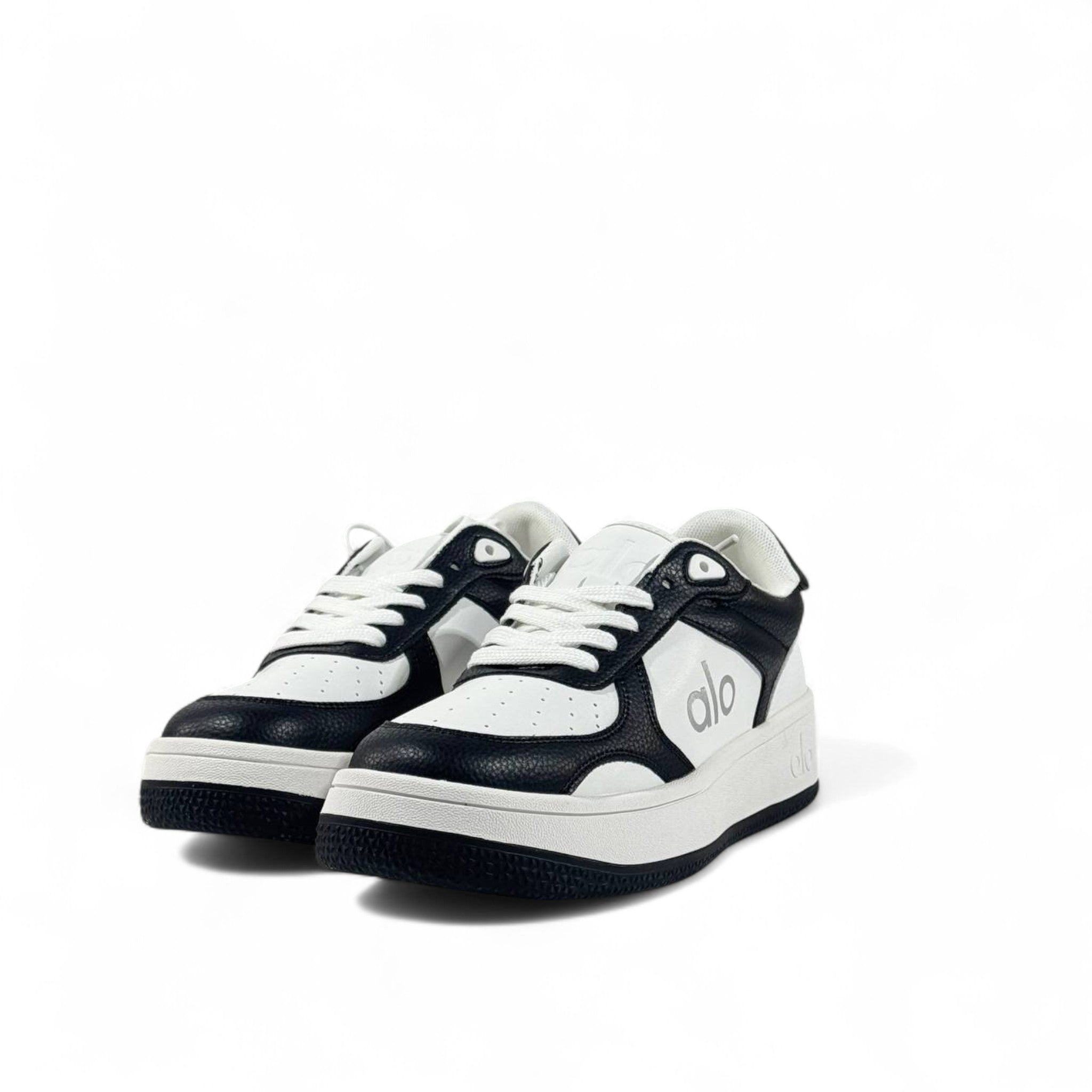 ⚫⚪ Alo Black & White Sneakers | Bold Contrast, Everyday Comfort 👟✨