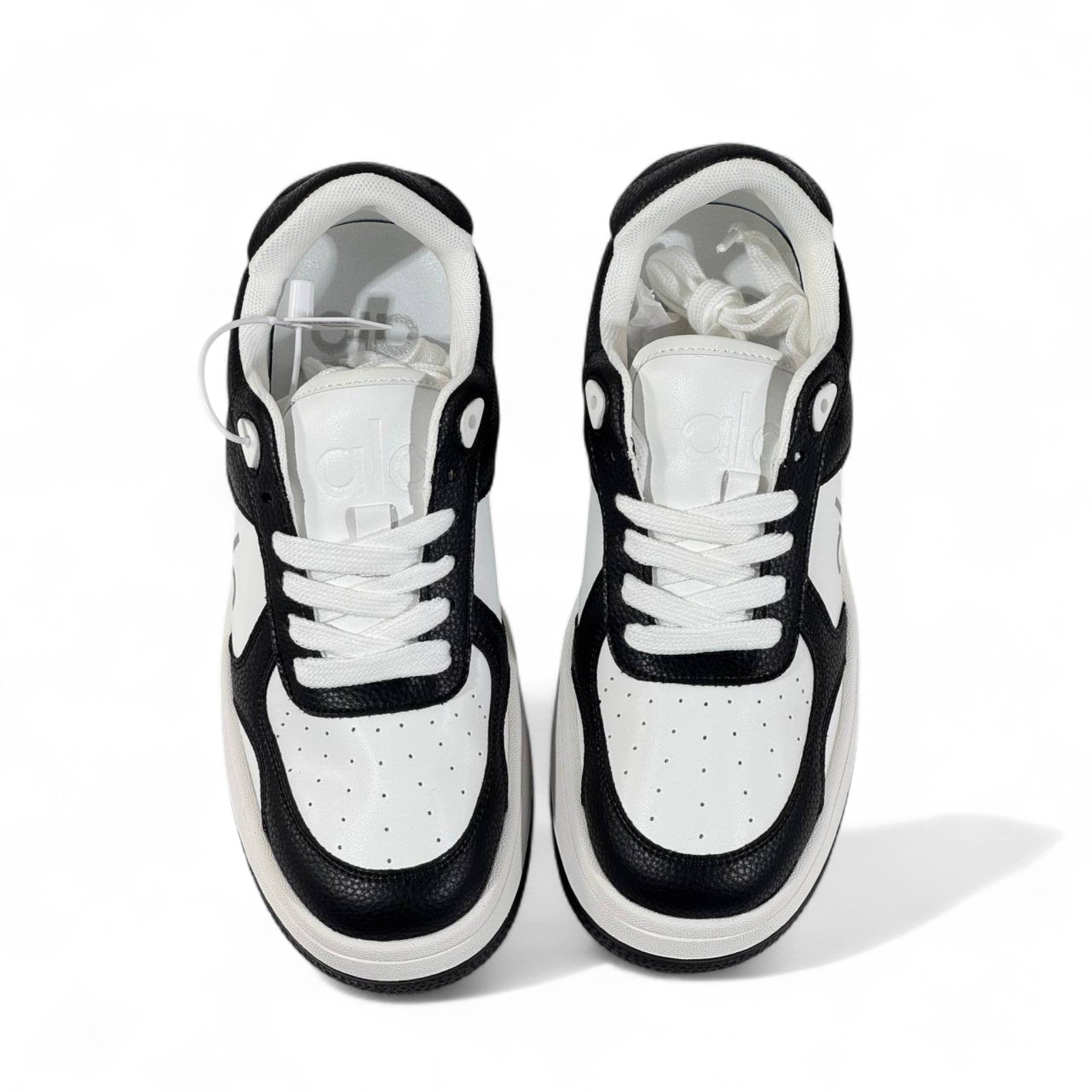 ⚫⚪ Alo Black & White Sneakers | Bold Contrast, Everyday Comfort 👟✨