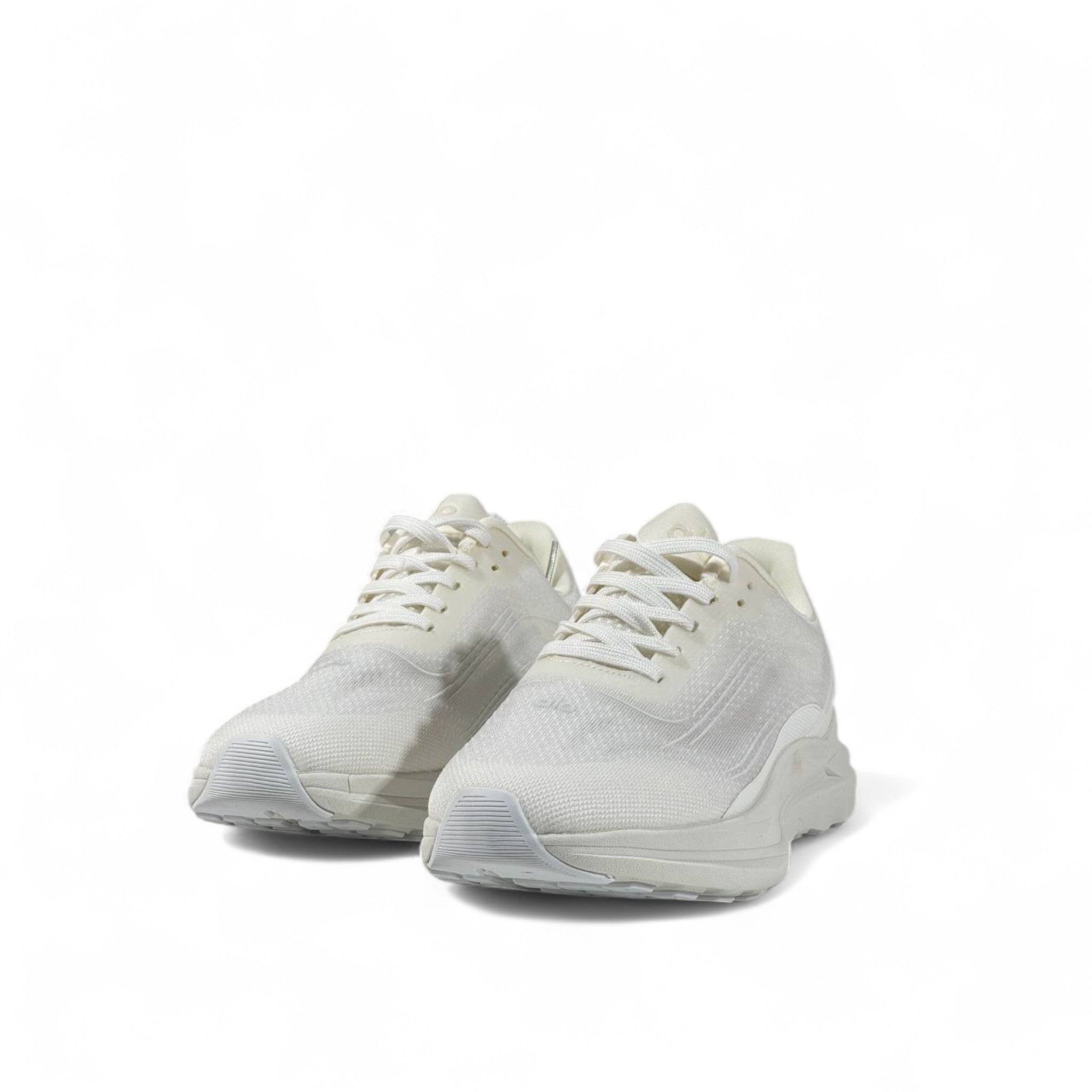 ✨ Alo White Runner Sneakers – Lightweight Performance & Everyday Comfort ✨