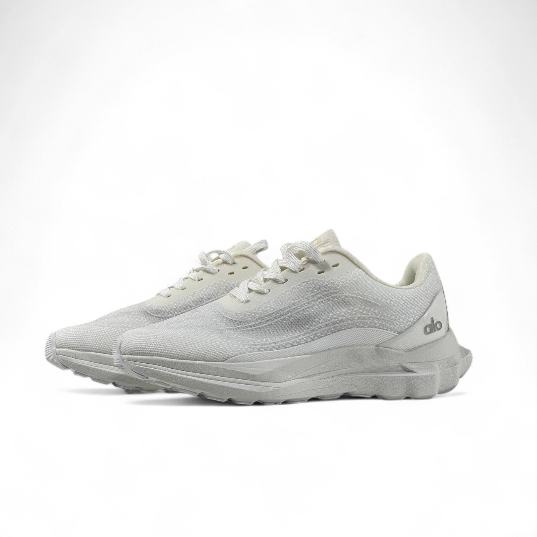 ✨ Alo White Runner Sneakers – Lightweight Performance & Everyday Comfort ✨