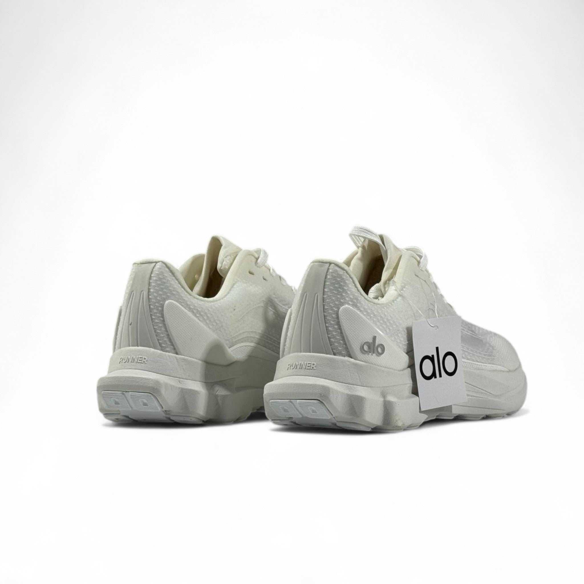 ✨ Alo White Runner Sneakers – Lightweight Performance & Everyday Comfort ✨