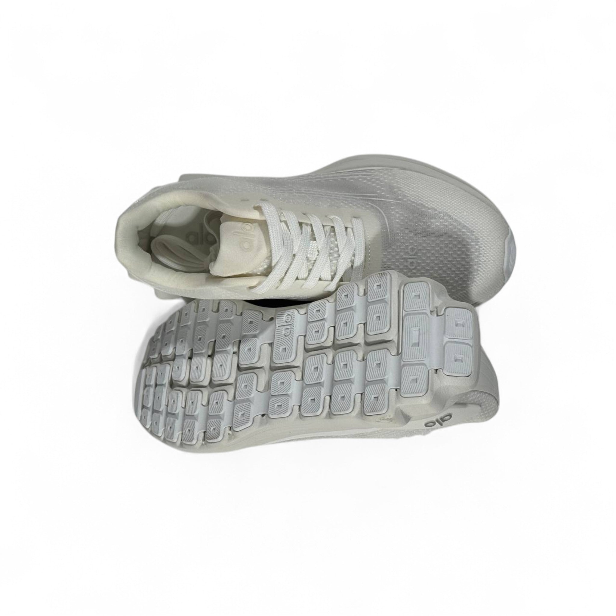 ✨ Alo White Runner Sneakers – Lightweight Performance & Everyday Comfort ✨