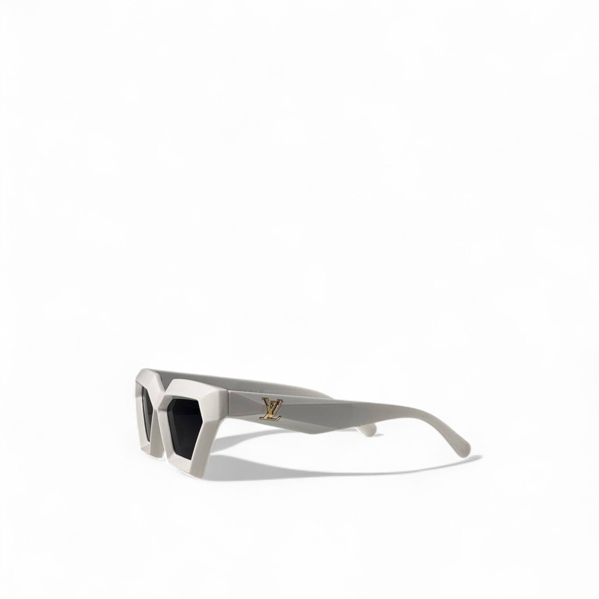 🤍 Louis Vuitton White Geometric Sunglasses – Sculpted Icons with Gold LV Detailing ✨🕶️