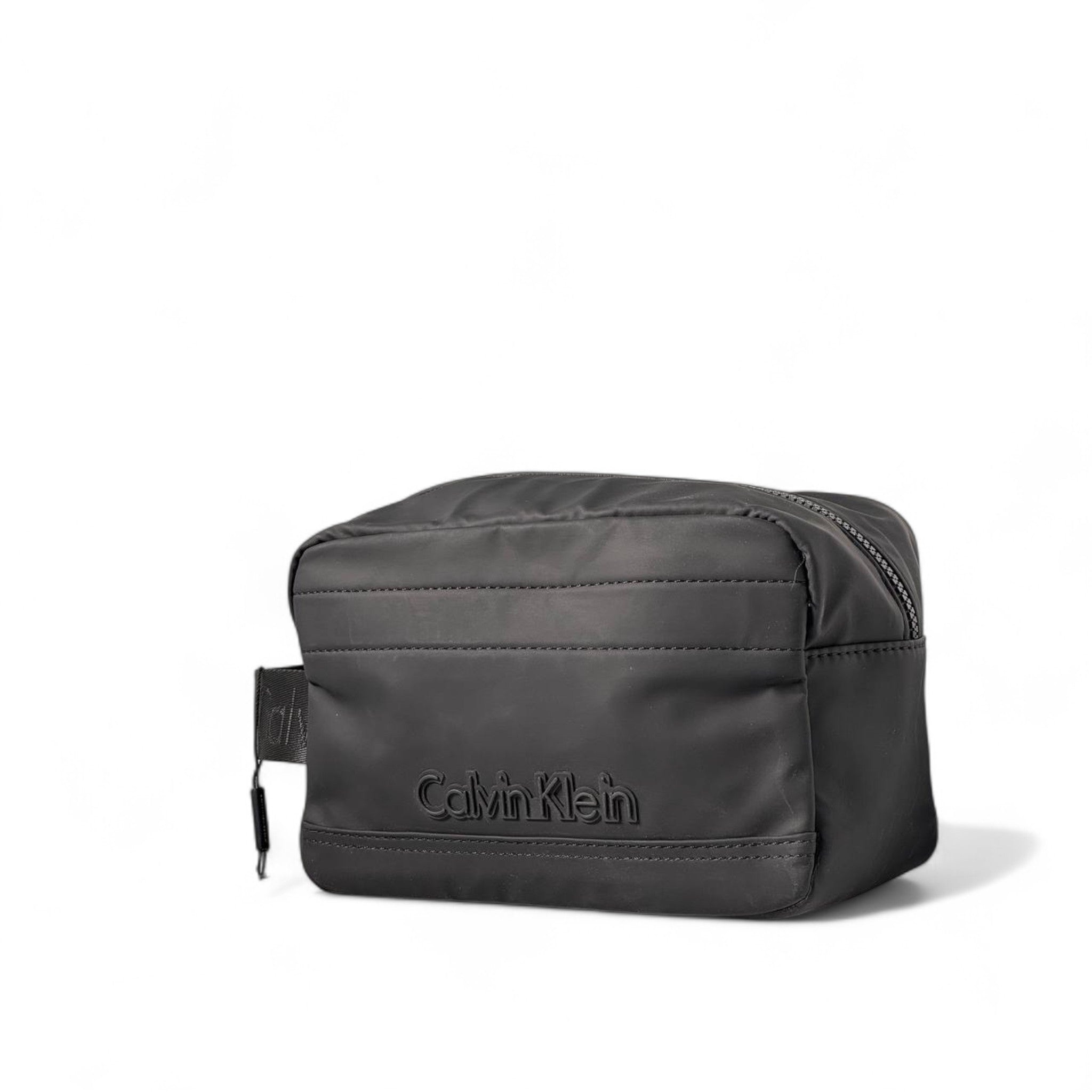 🖤 Calvin Klein Black Toiletry Bag – Sleek Travel Companion for the Modern Minimalist ✈️🧼