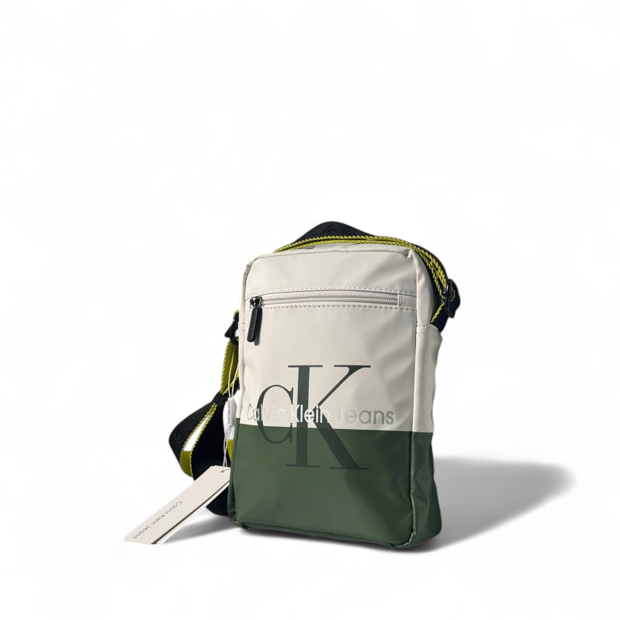 🟢 Calvin Klein Jeans Colorblock Crossbody – Sport Luxe with Urban Utility 🎒✨