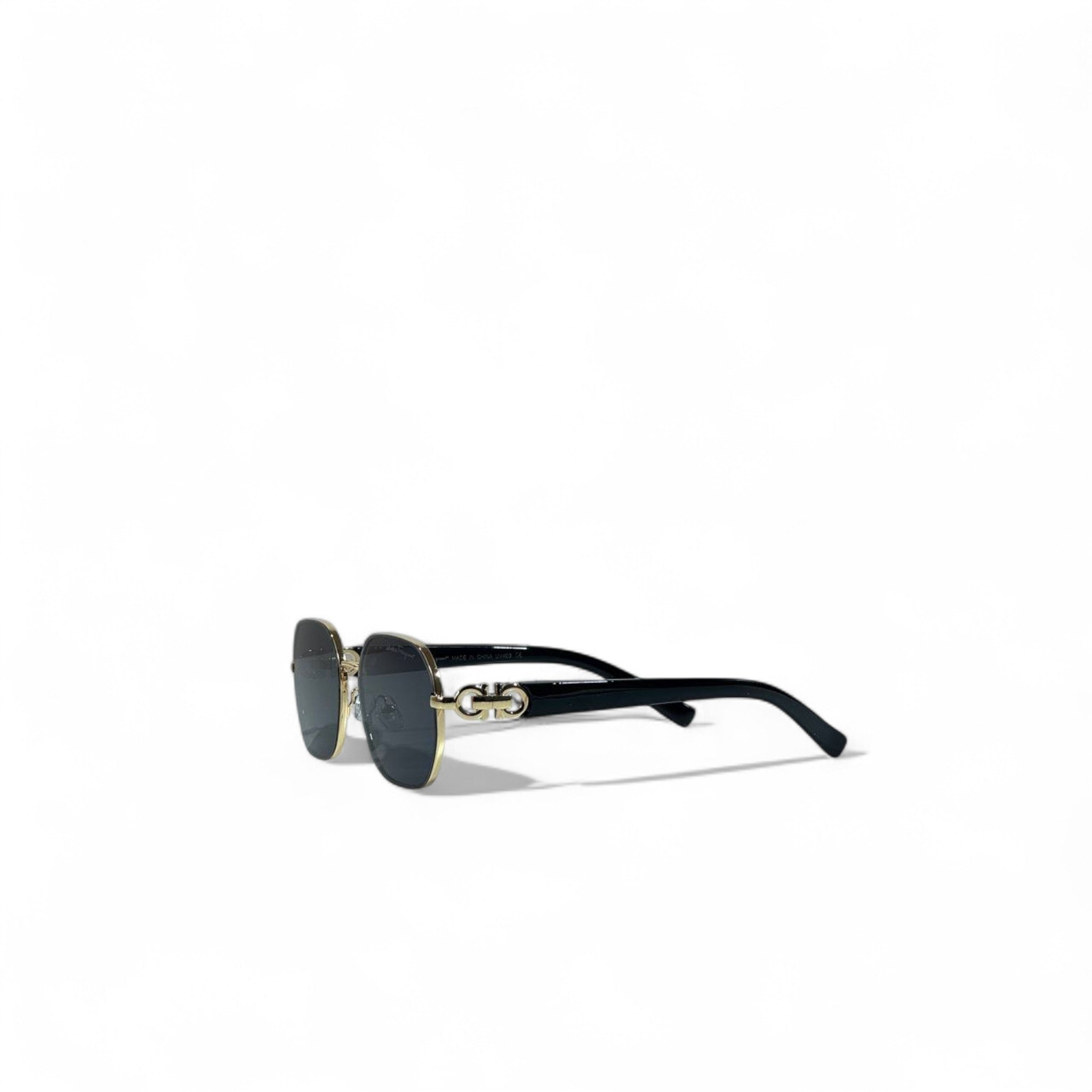 🖤 Salvatore Ferragamo Square Sunglasses – Black & Gold Luxury 🕶️✨