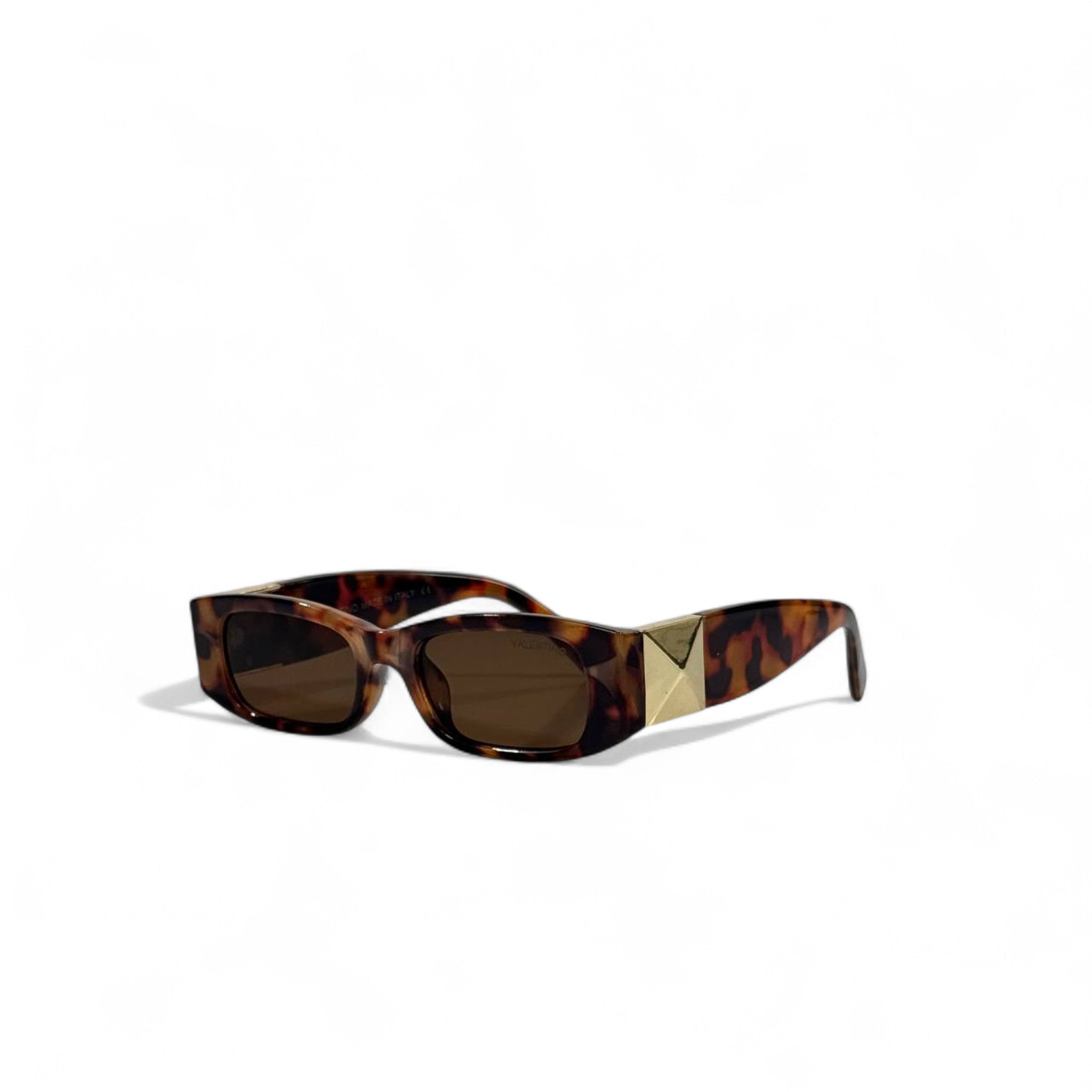 🤎 Valentino Garavani Rockstud Tortoiseshell Sunglasses – Bold Italian Luxury ✨