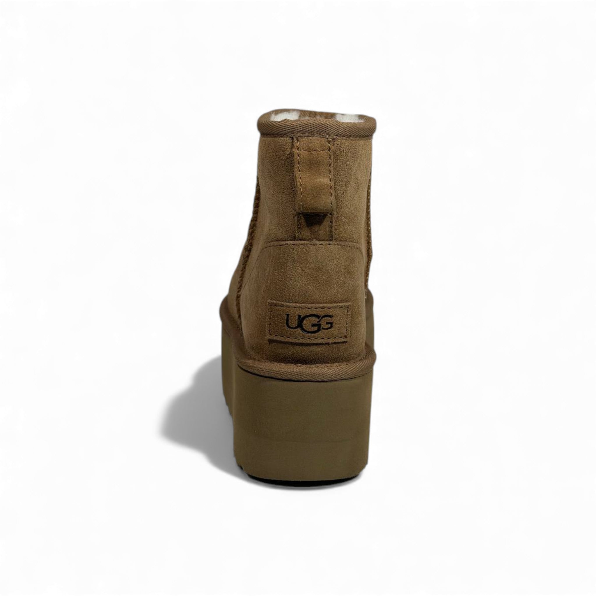UGG Classic Mini Platform Boots – Chestnut Winter Icon 🤎✨