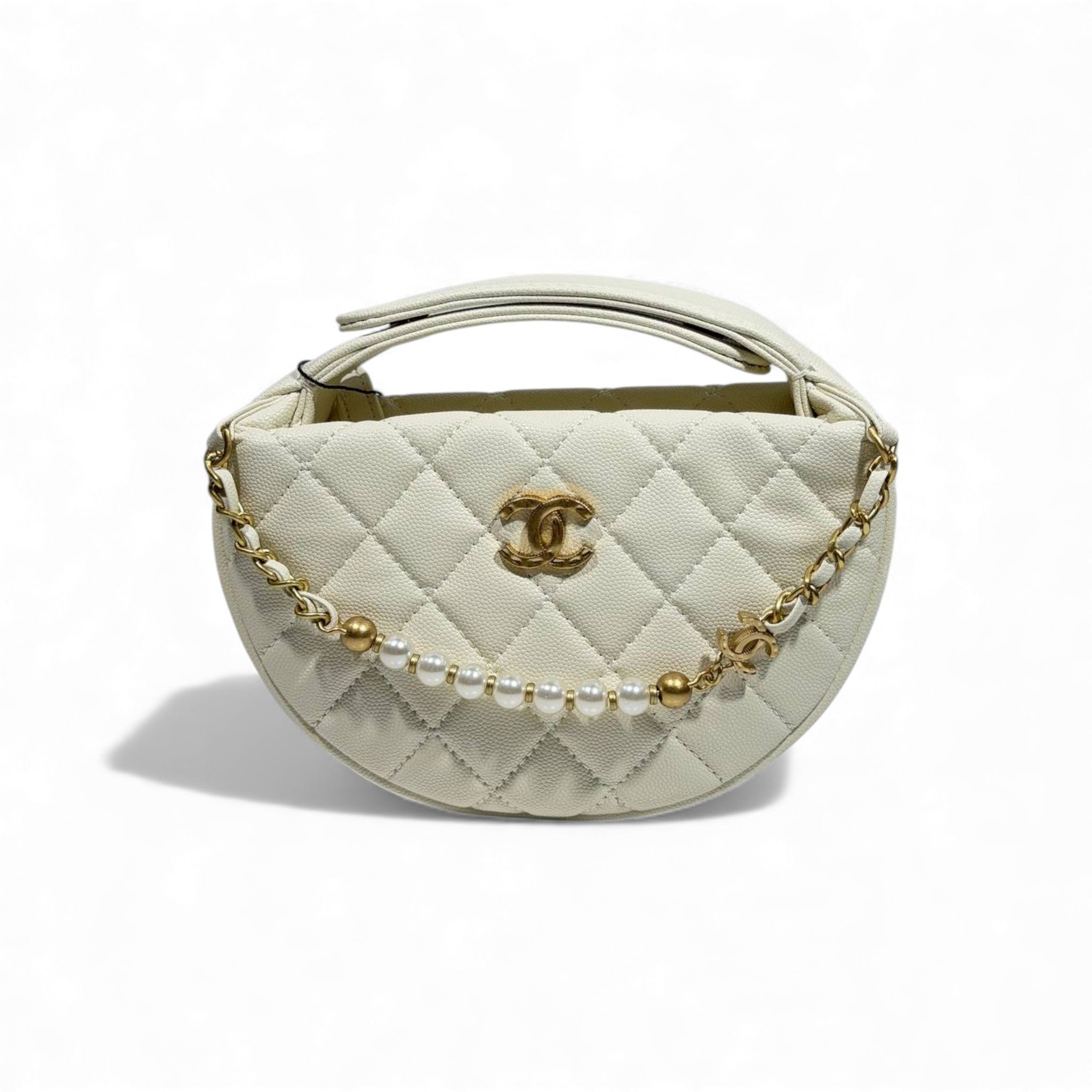 đ¤ Chanel White Pearl Chain Bag đ⨠| Timeless Luxury