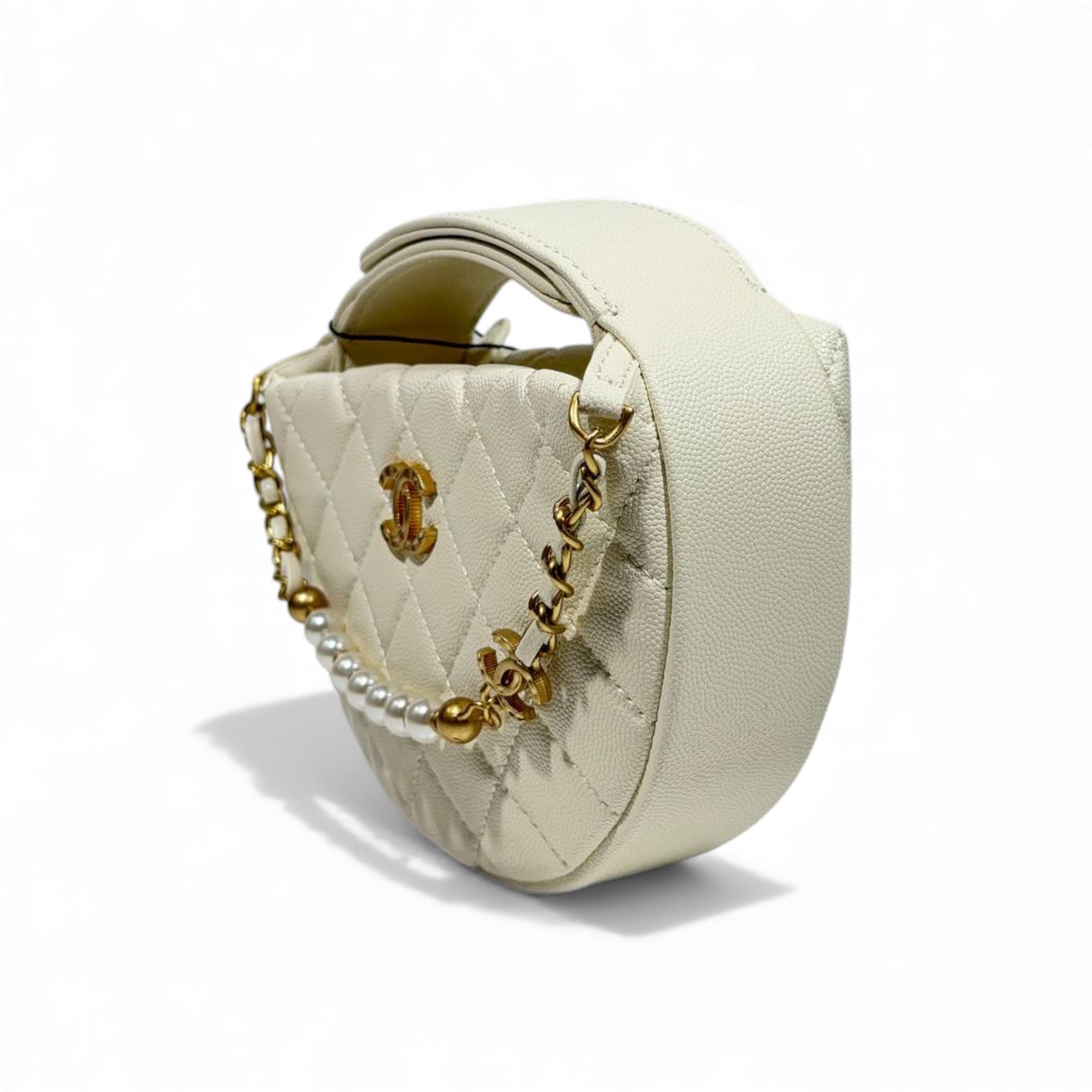 đ¤ Chanel White Pearl Chain Bag đ⨠| Timeless Luxury