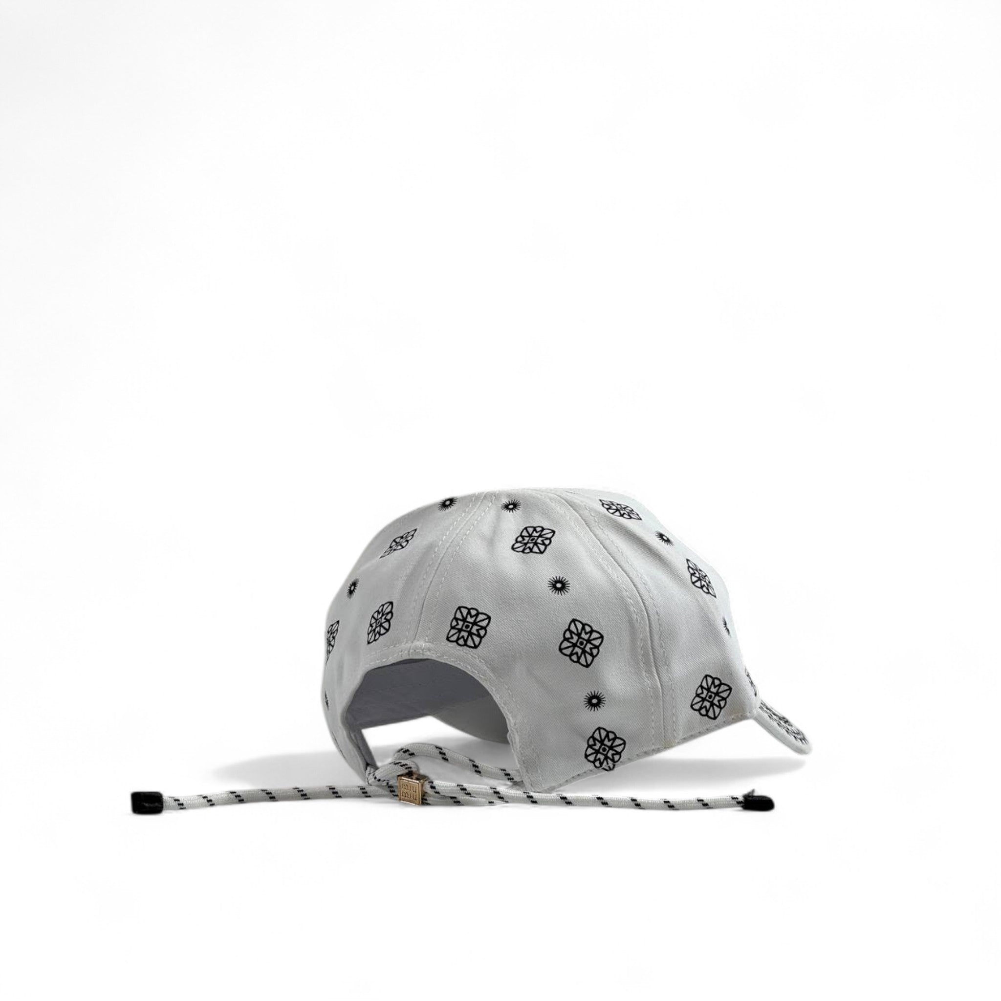 Miu Miu White Bandana Print Cap – Luxury Streetwear Style 🧢✨
